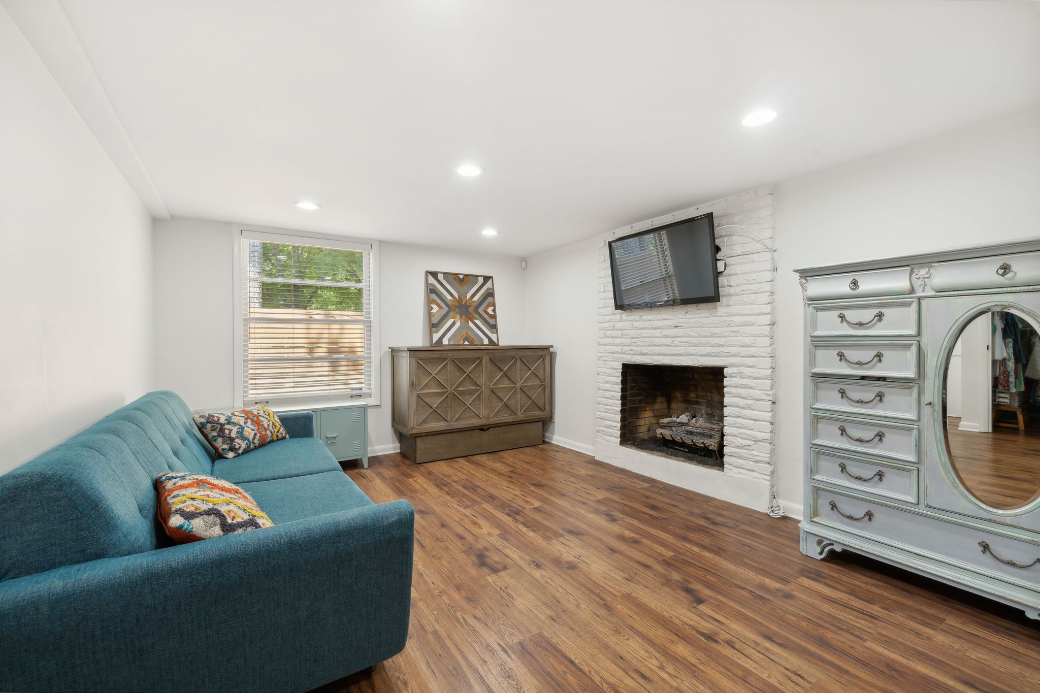 4404 Milesdale Ct