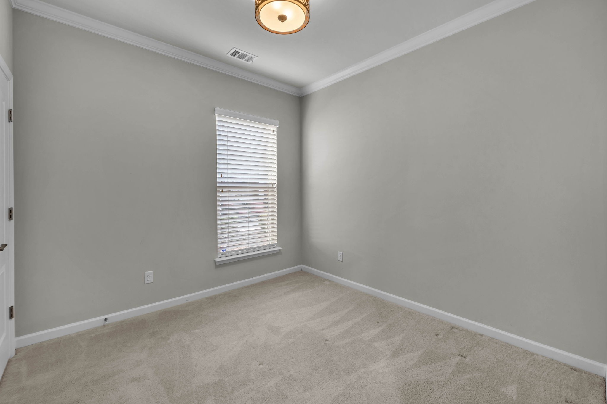 843 Clay Pl