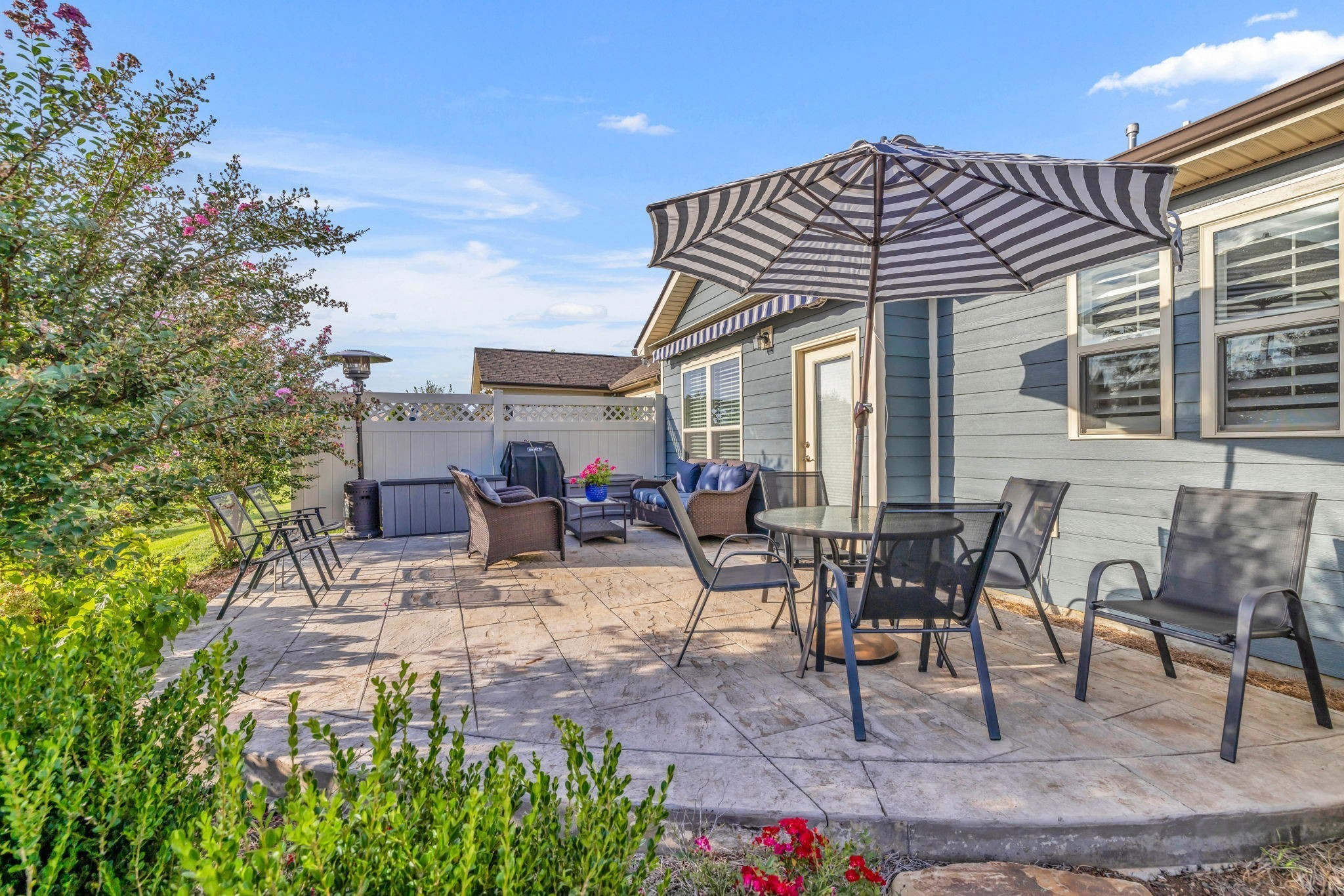 843 Clay Pl