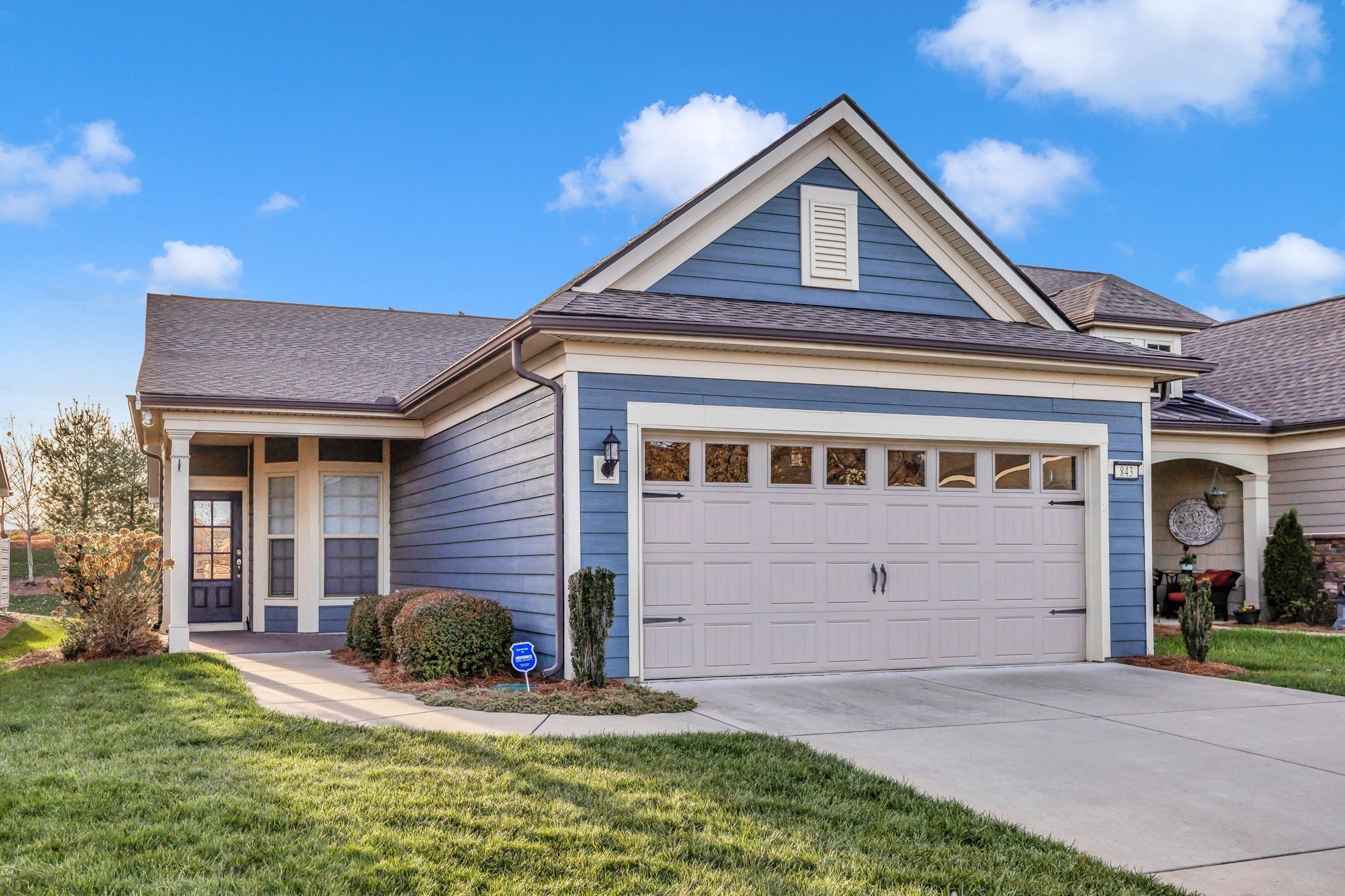 843 Clay Pl