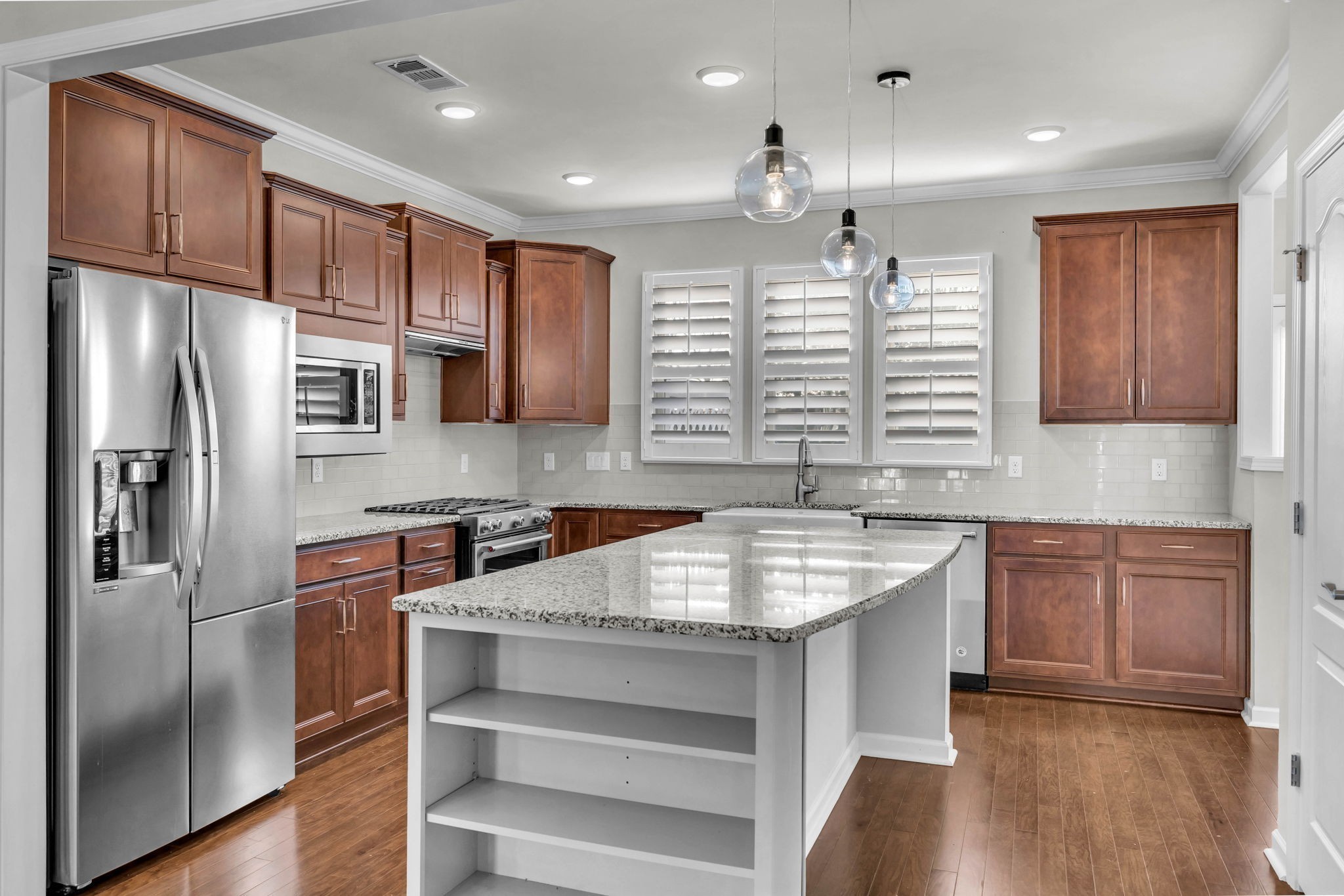 843 Clay Pl