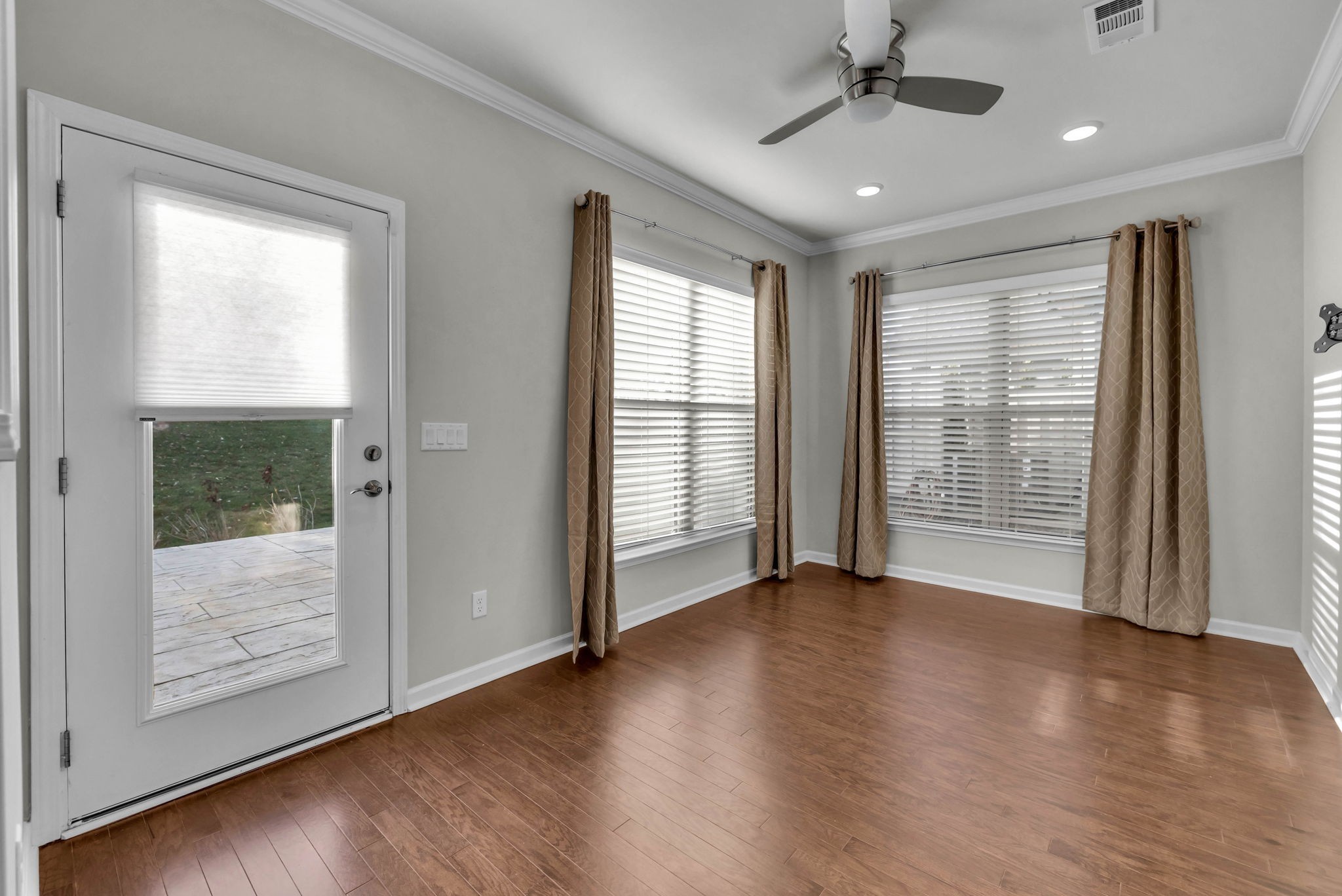 843 Clay Pl