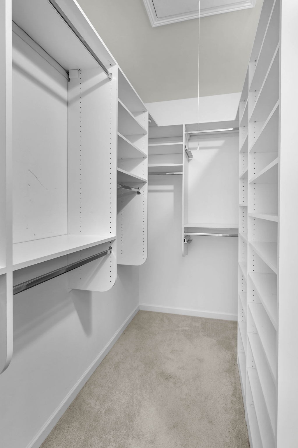 843 Clay Pl