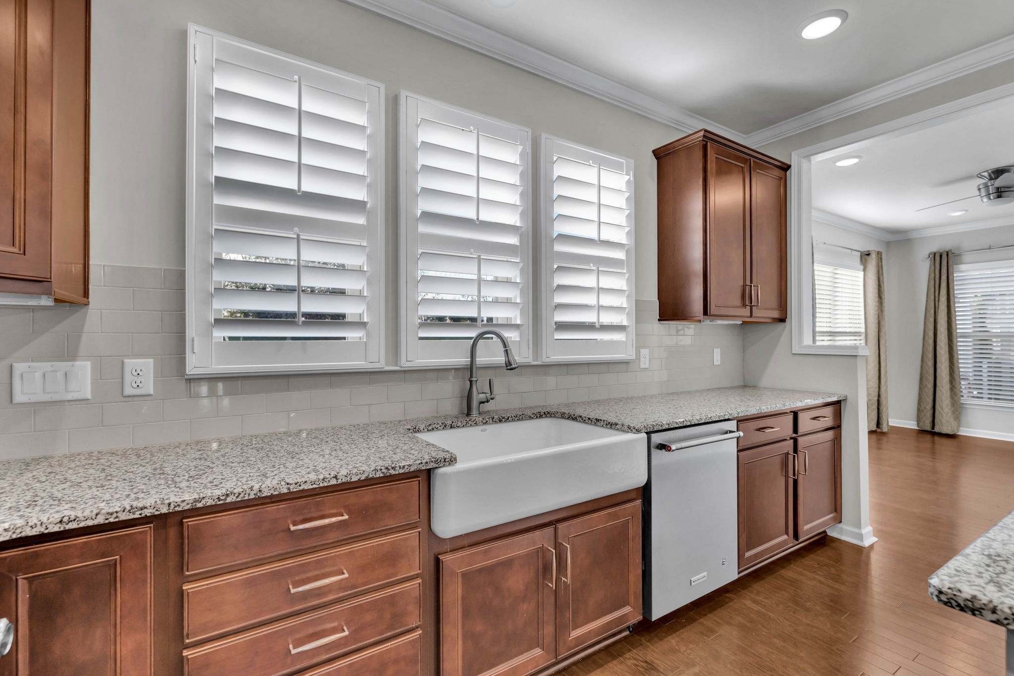 843 Clay Pl