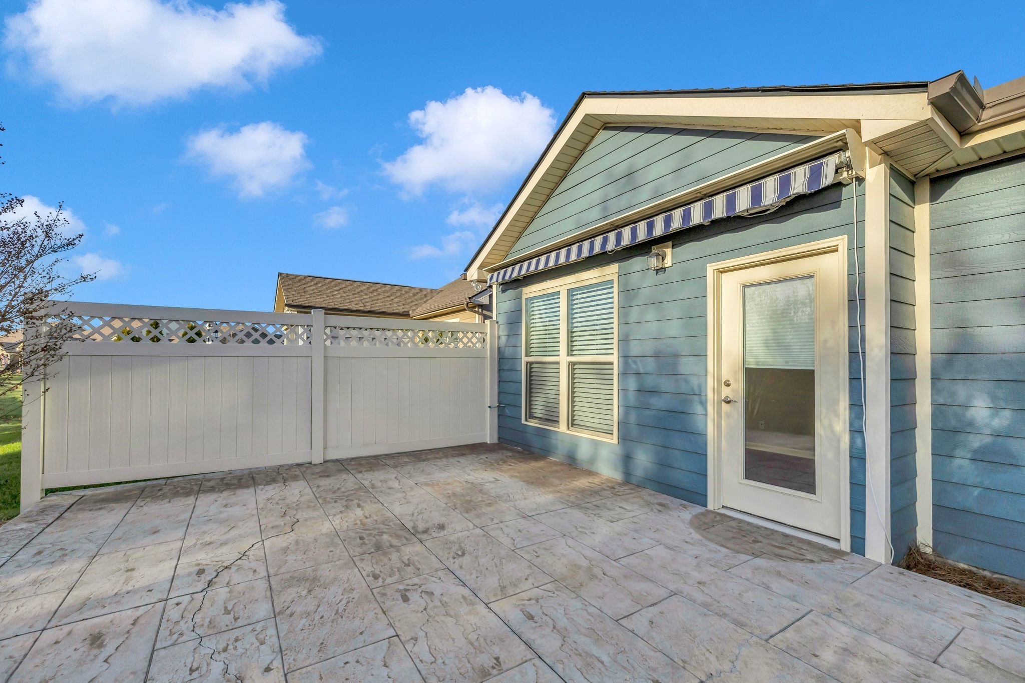 843 Clay Pl