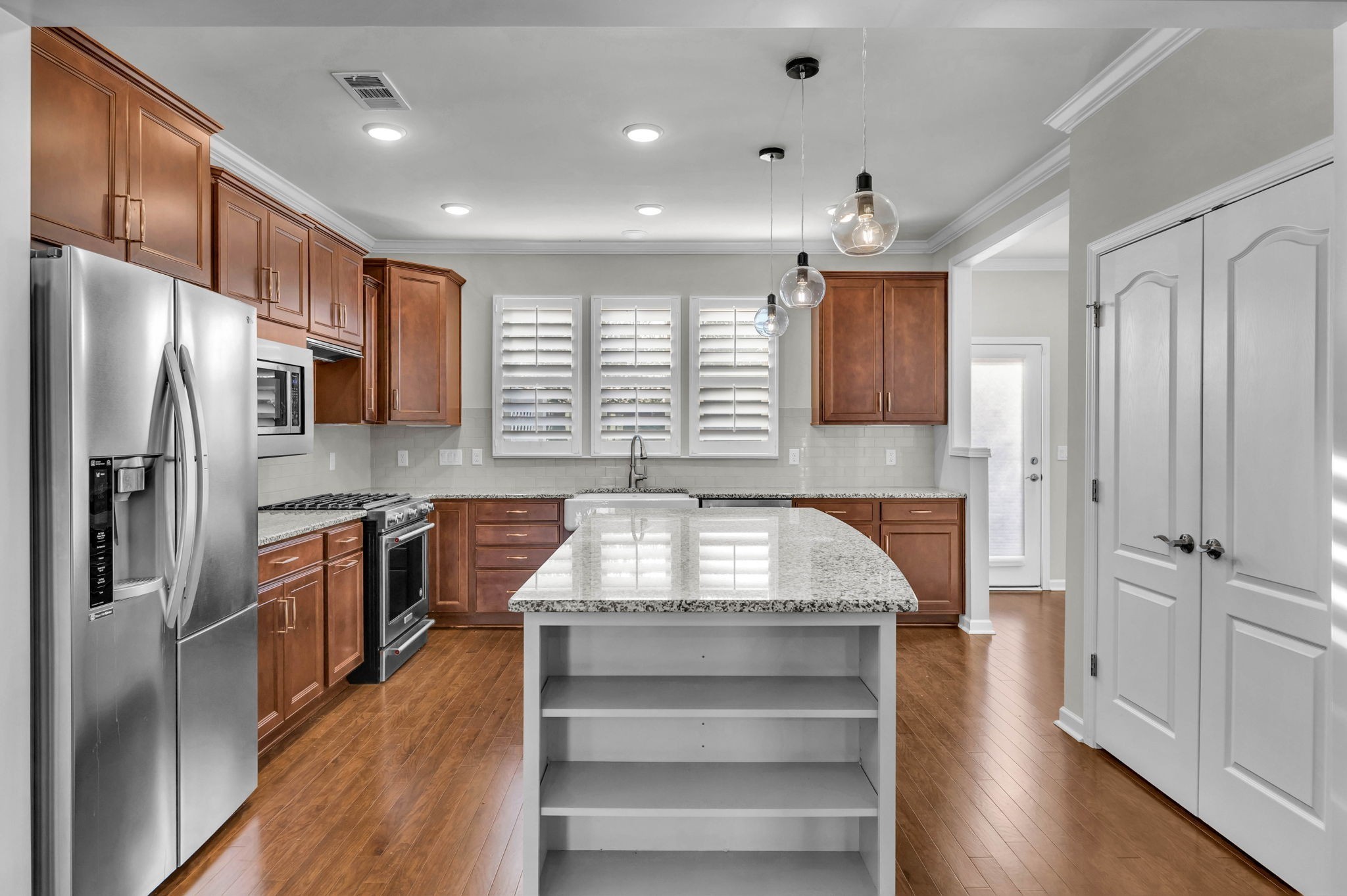 843 Clay Pl