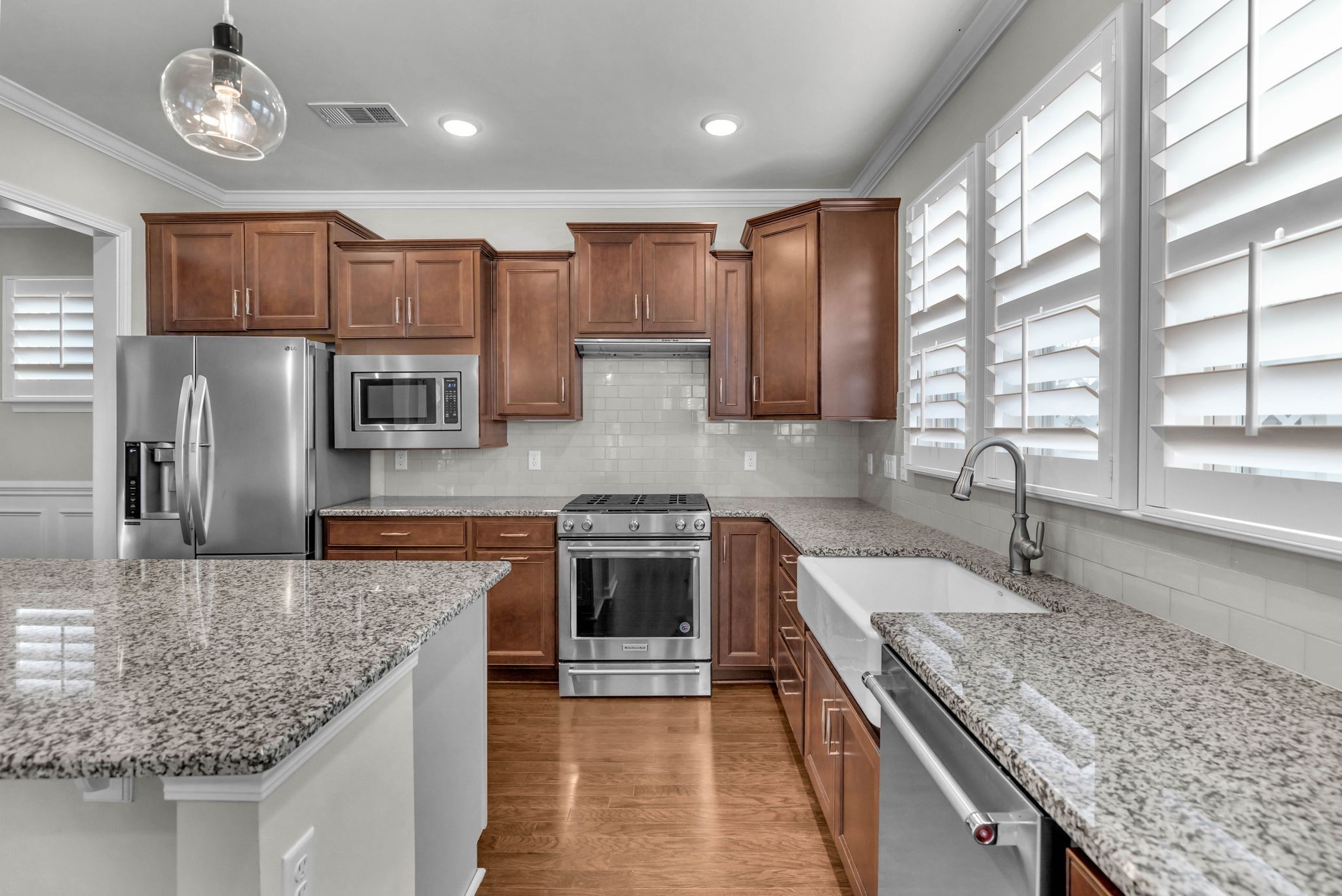 843 Clay Pl