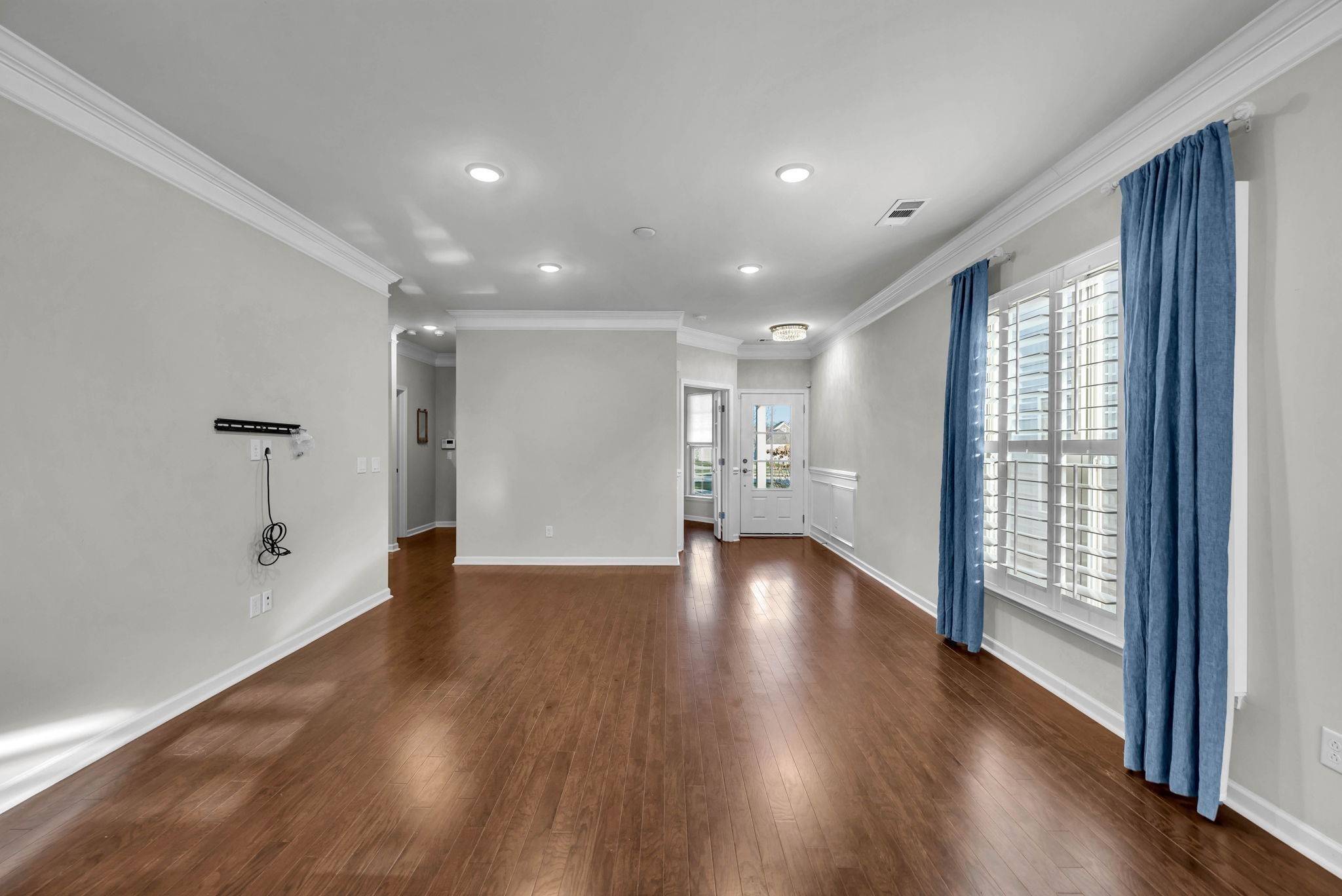843 Clay Pl