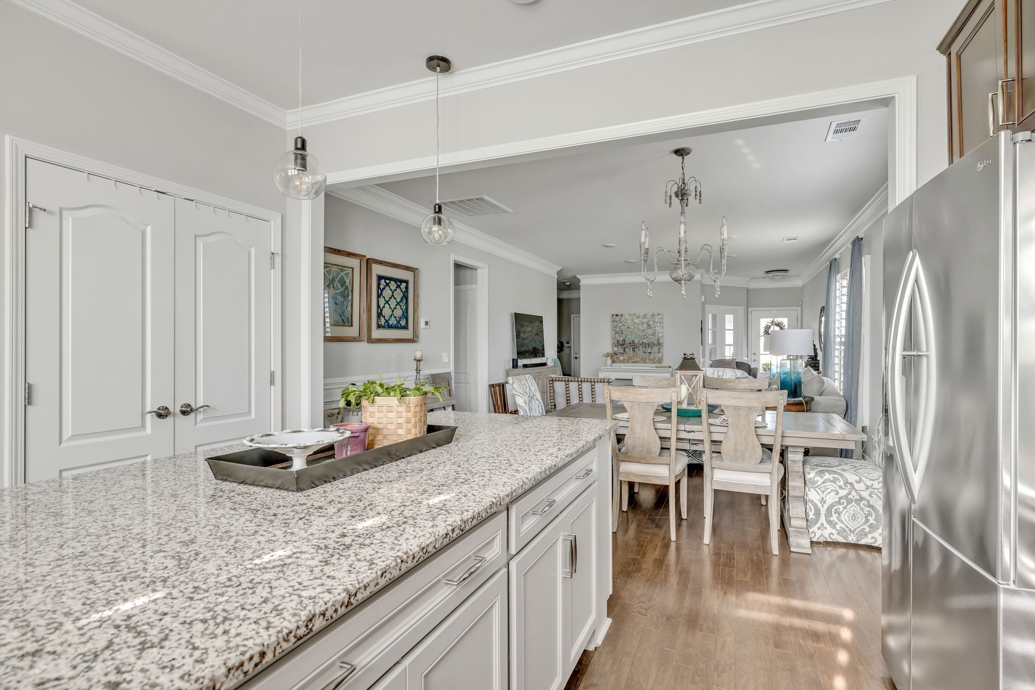 843 Clay Pl