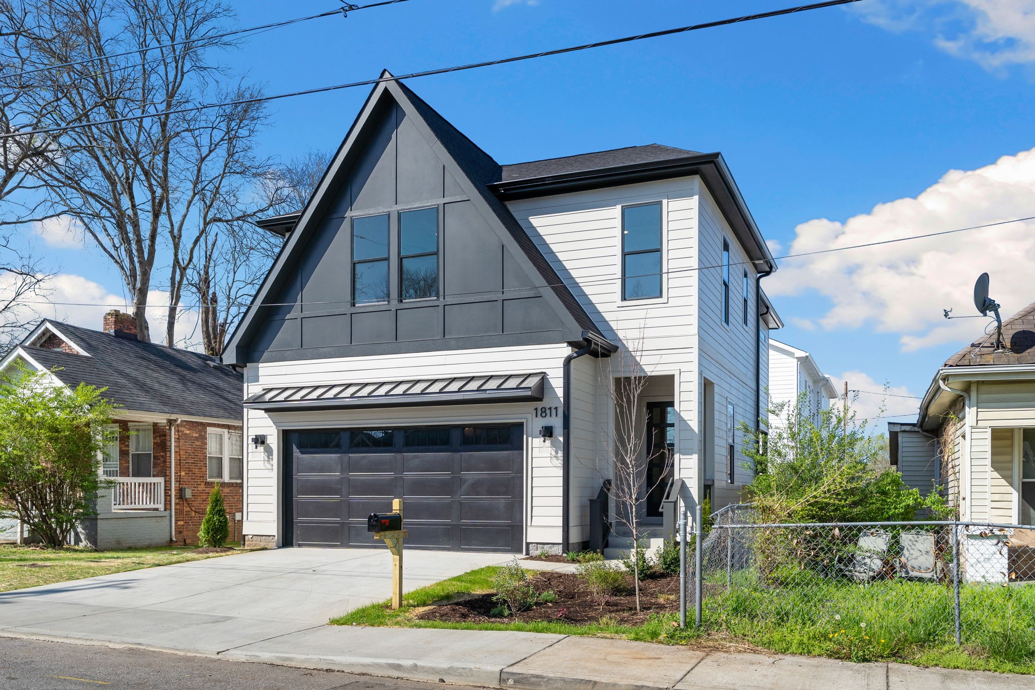 1811 10th Ave, N