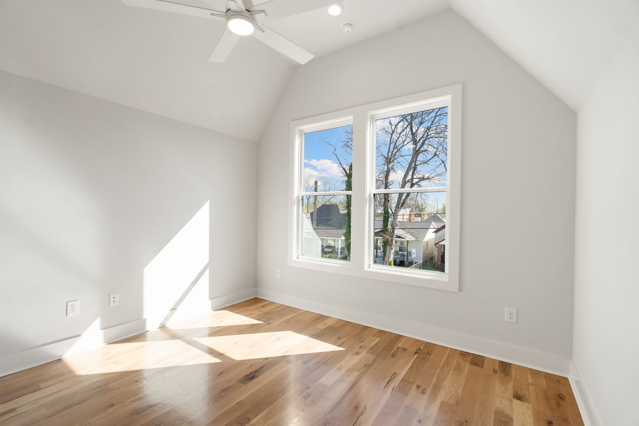 1811 10th Ave, N