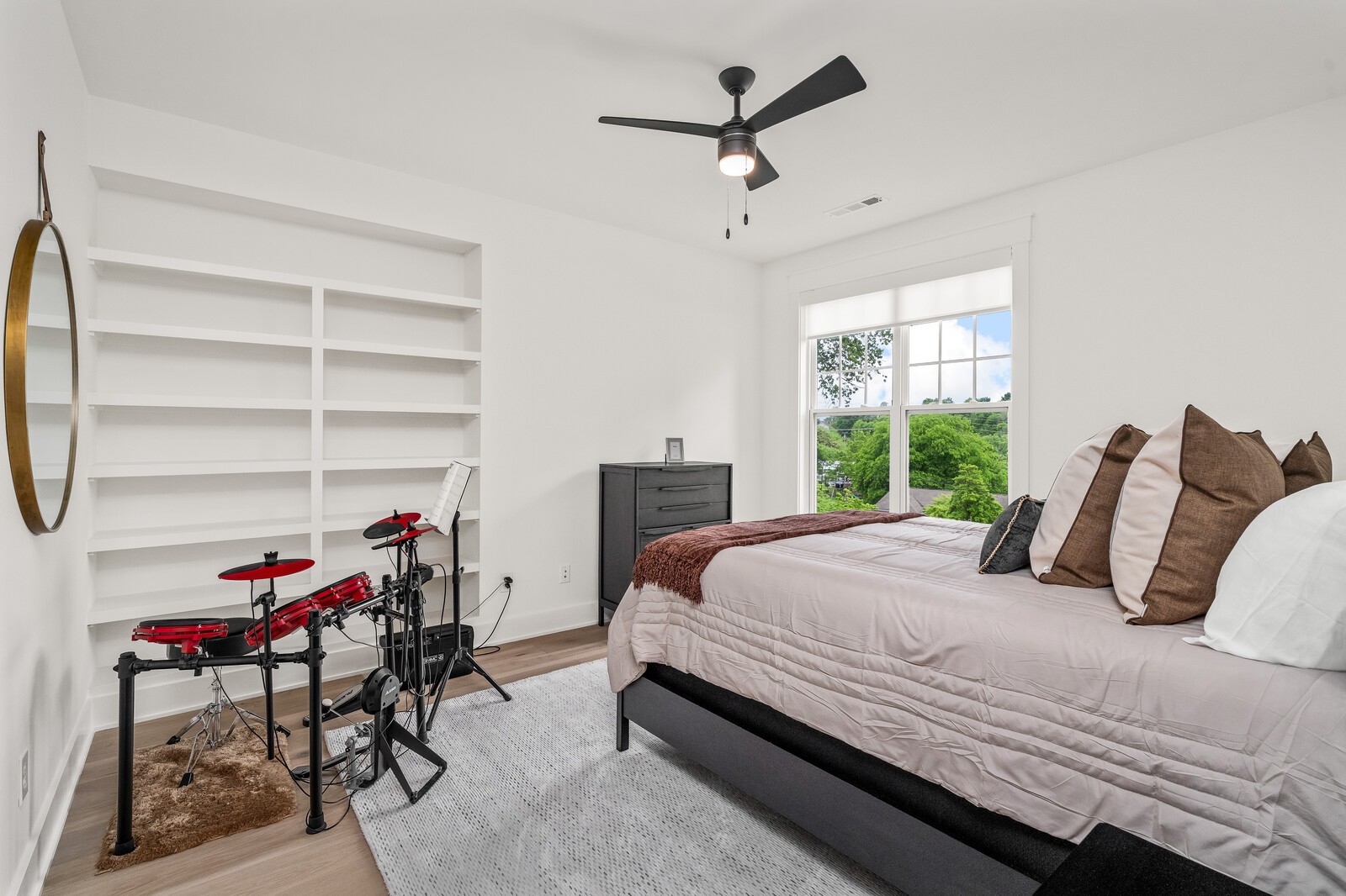 2414 Barclay Dr