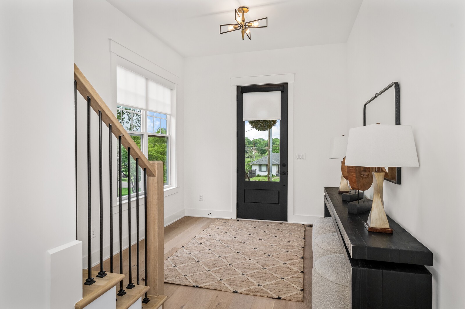 2414 Barclay Dr