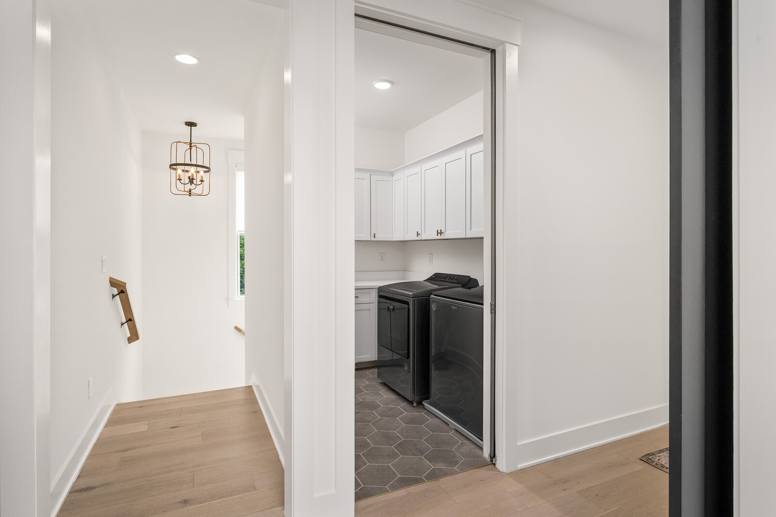 2414 Barclay Dr