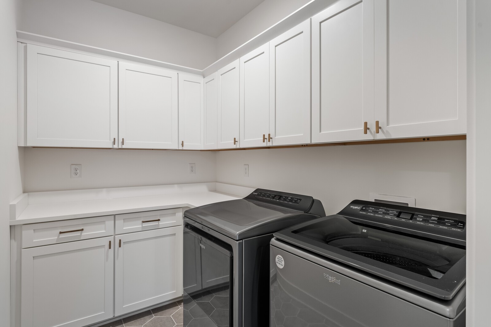 2414 Barclay Dr