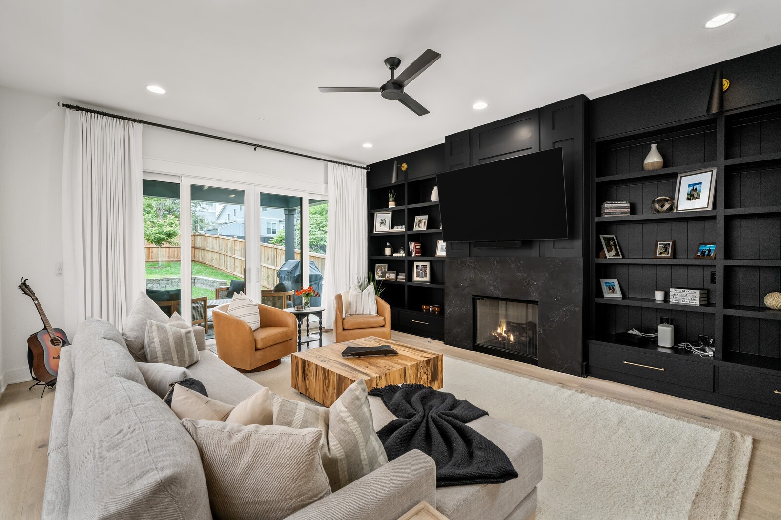 2414 Barclay Dr