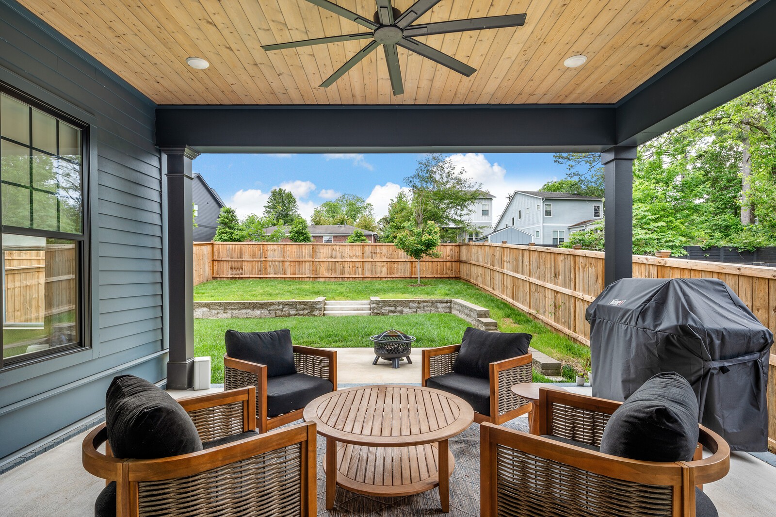 2414 Barclay Dr