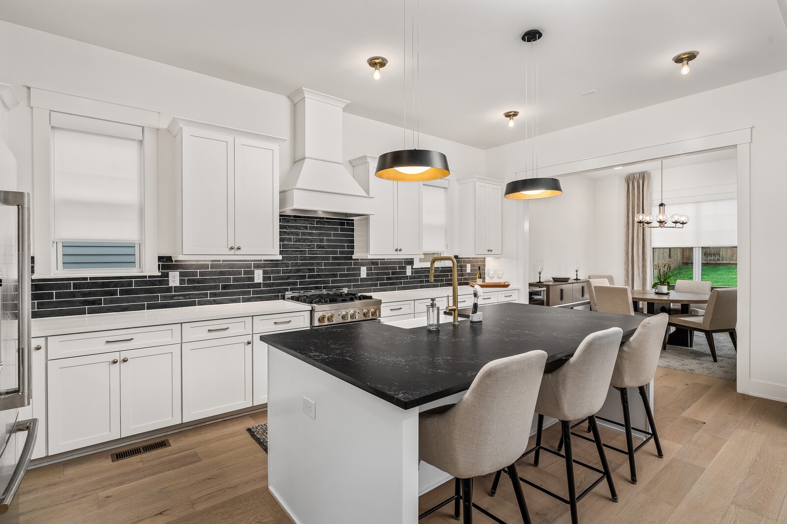 2414 Barclay Dr