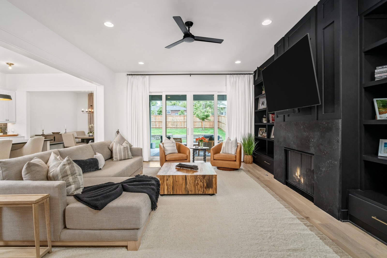 2414 Barclay Dr