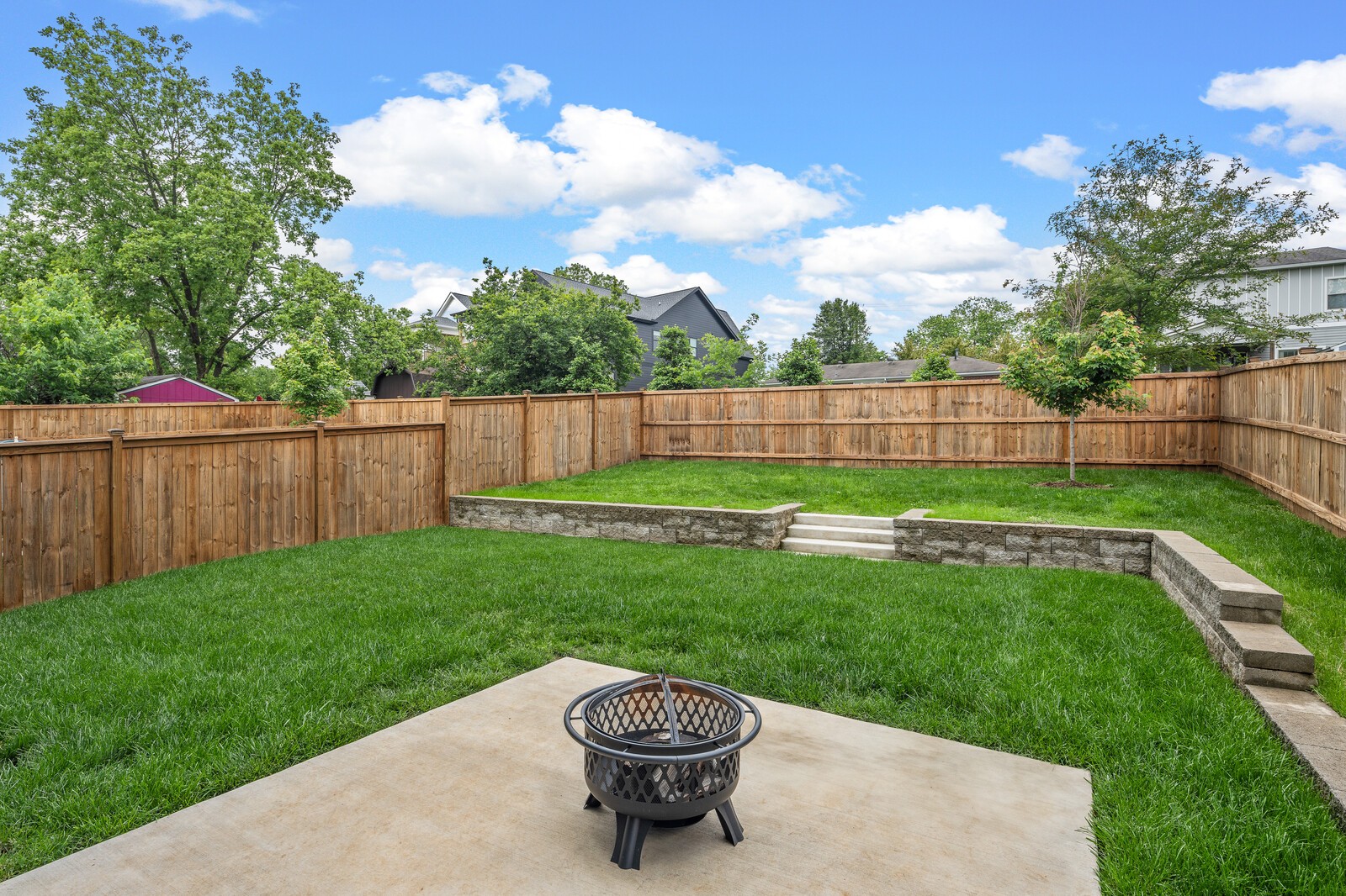 2414 Barclay Dr