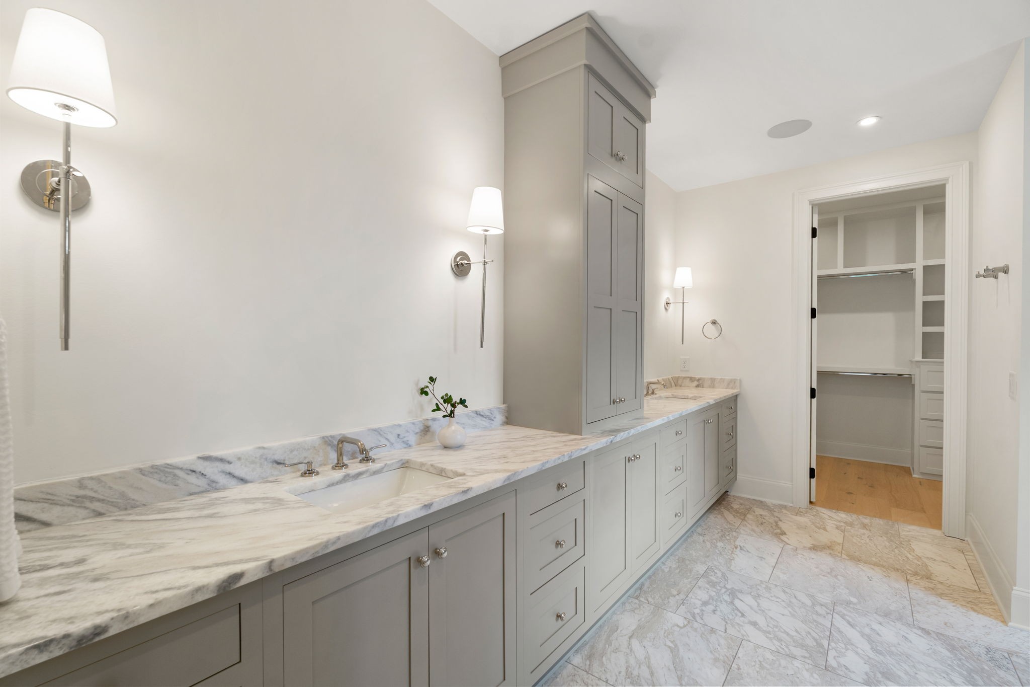 4426 Lealand Ln Unit: A