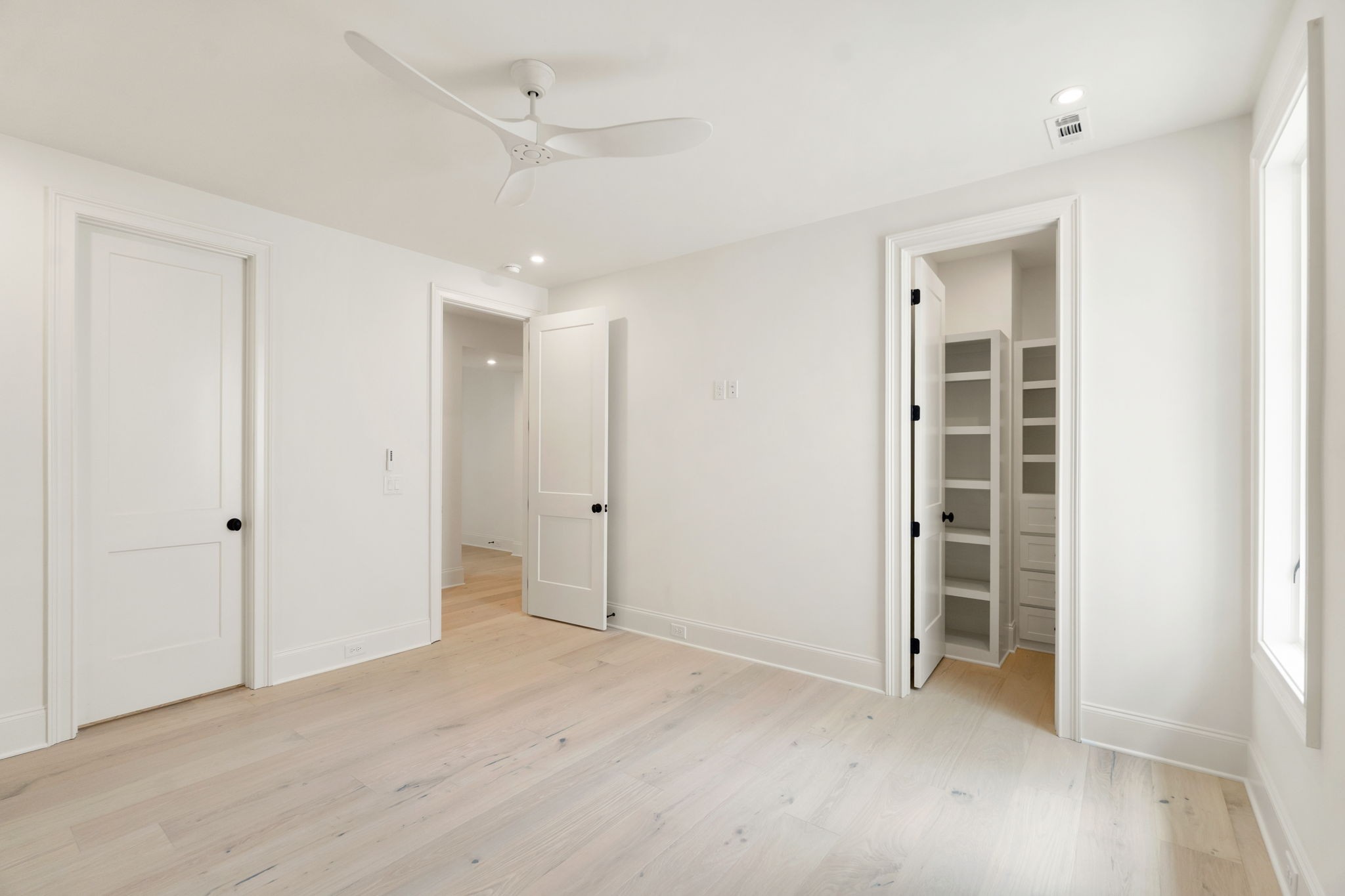4426 Lealand Ln Unit: A