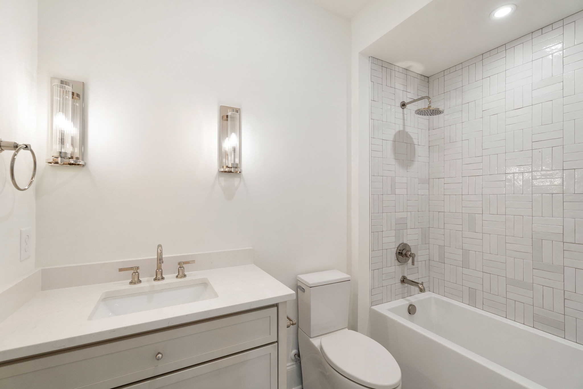 4426 Lealand Ln Unit: A