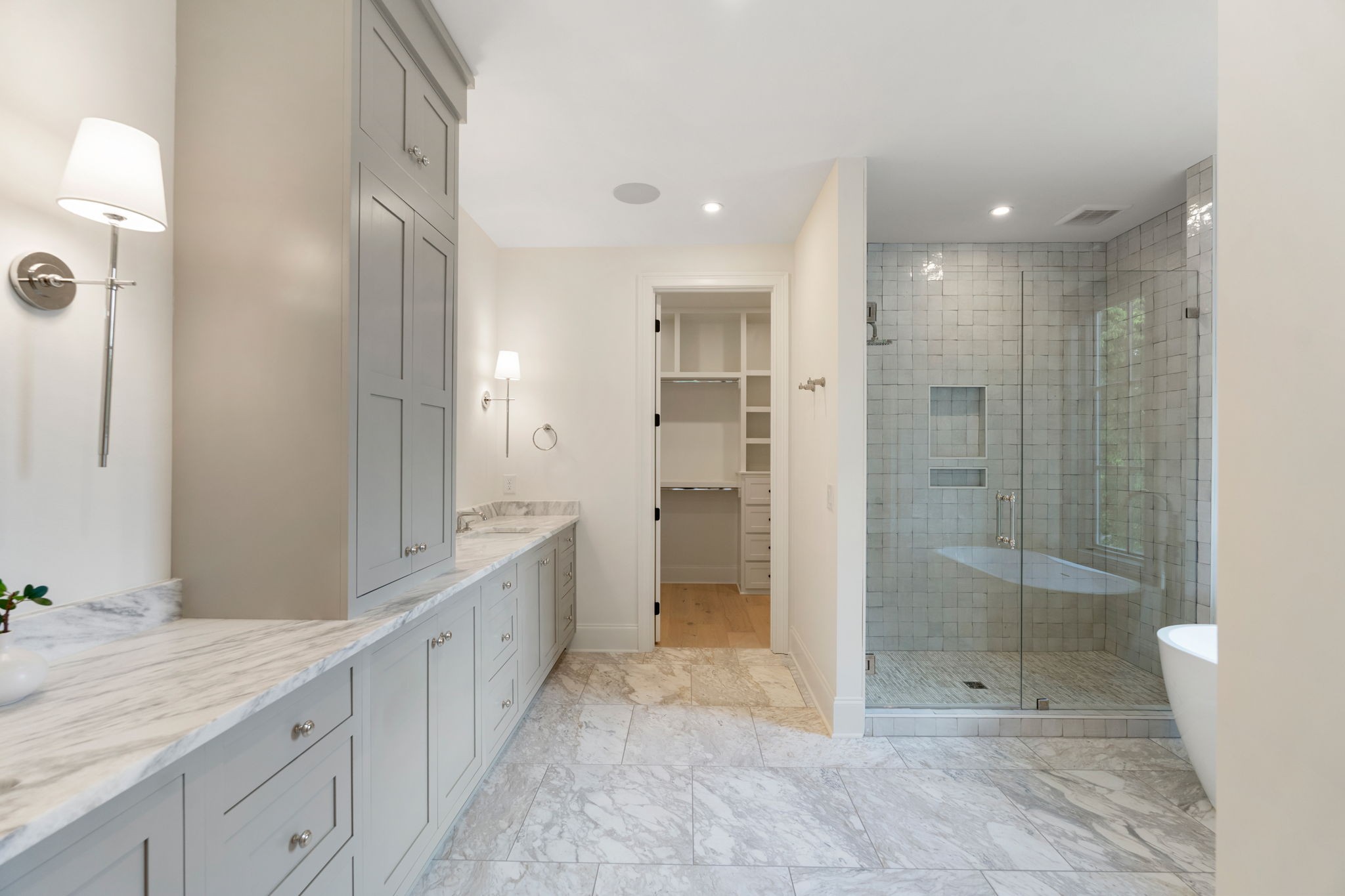 4426 Lealand Ln Unit: A