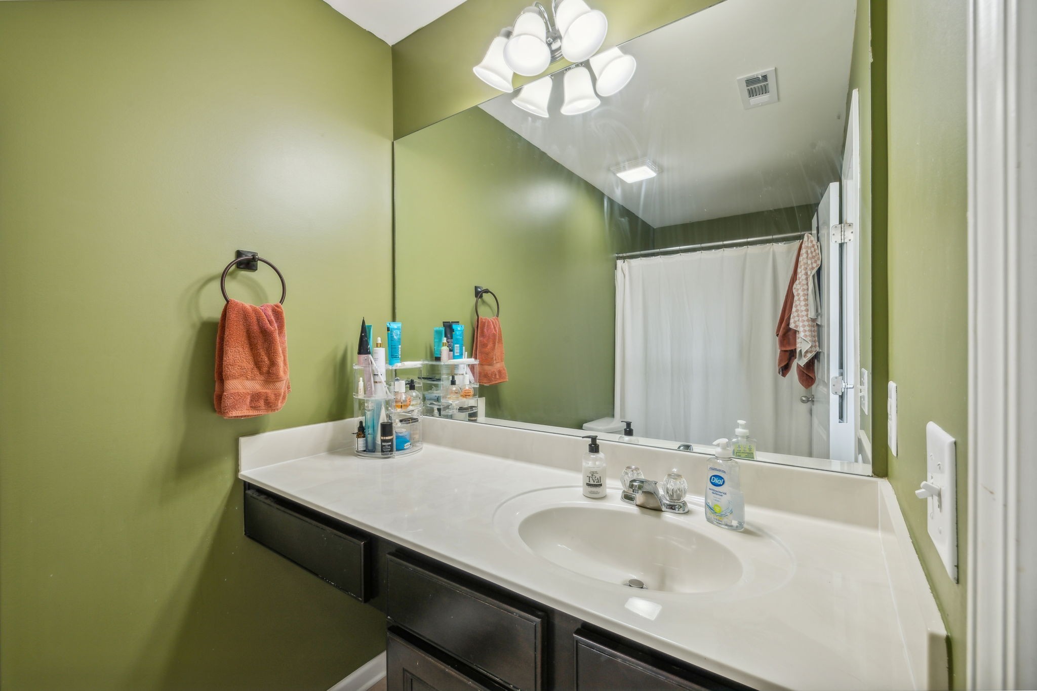 1305 Riverbrook Dr