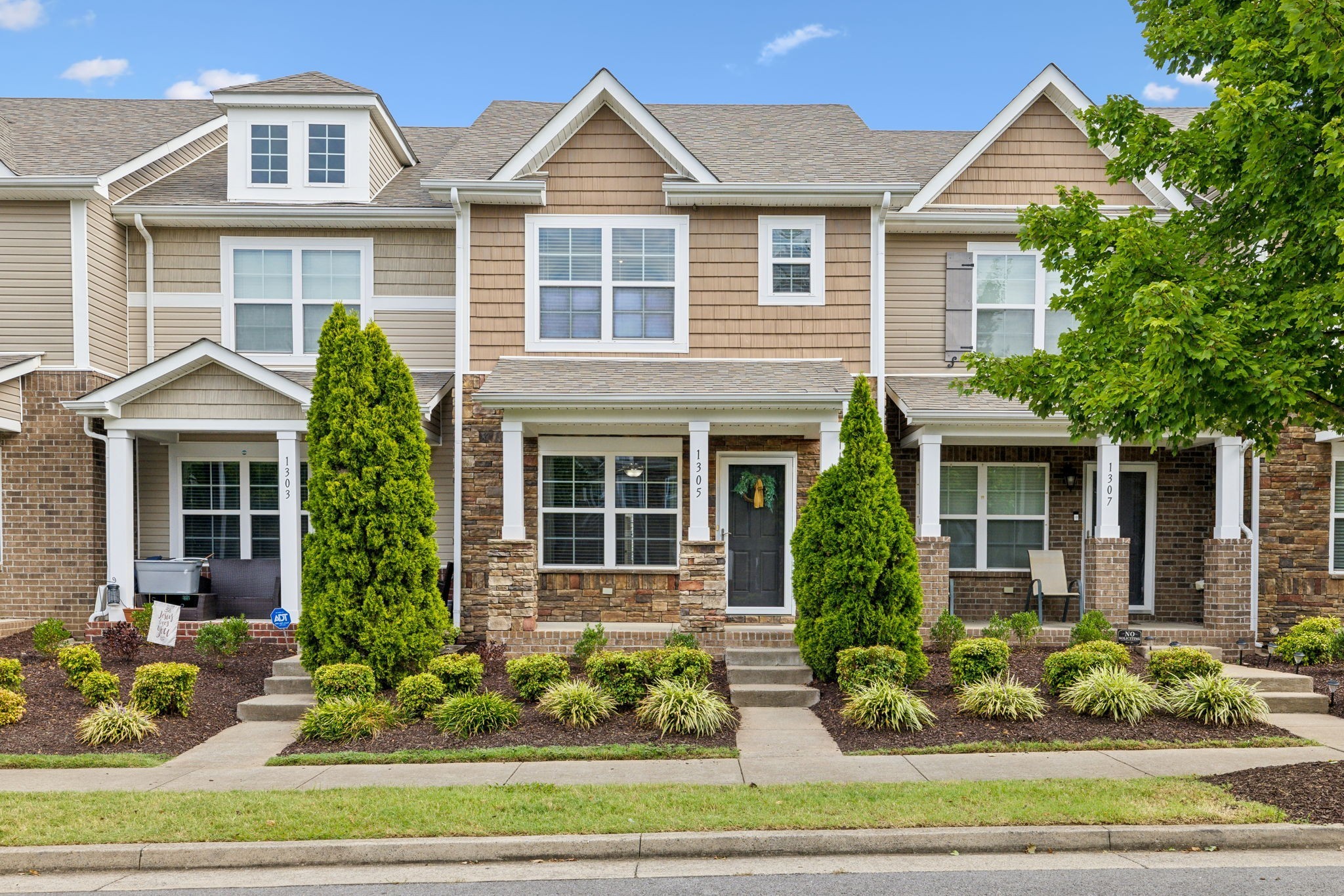 1305 Riverbrook Dr