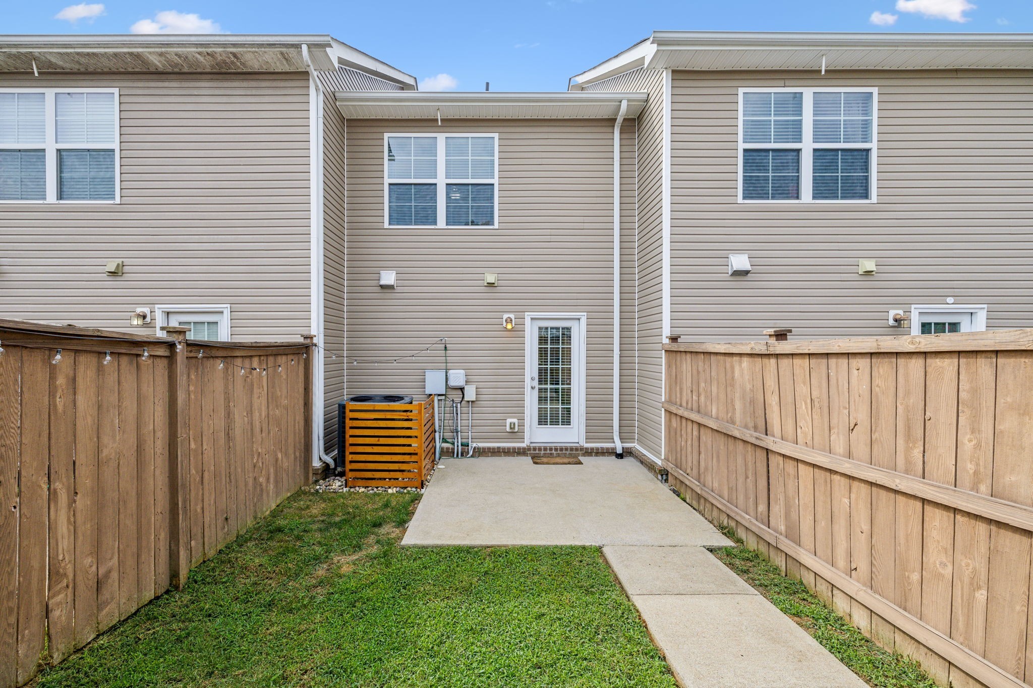 1305 Riverbrook Dr