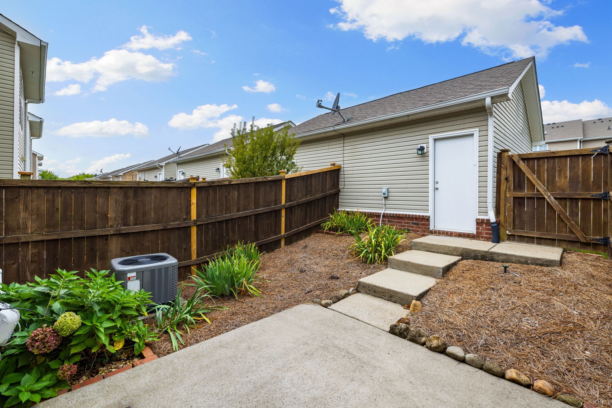 1351 Riverbrook Dr