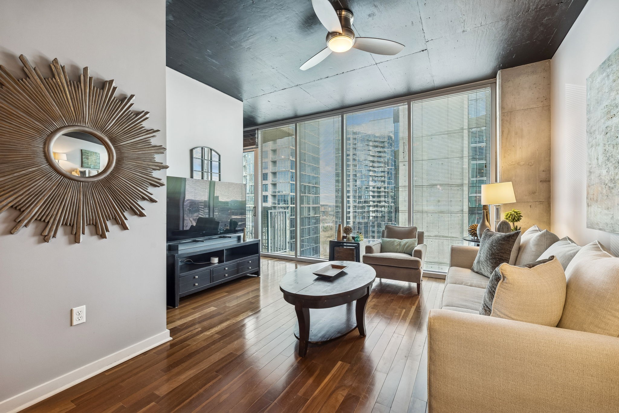 301 Demonbreun St Unit: 1713