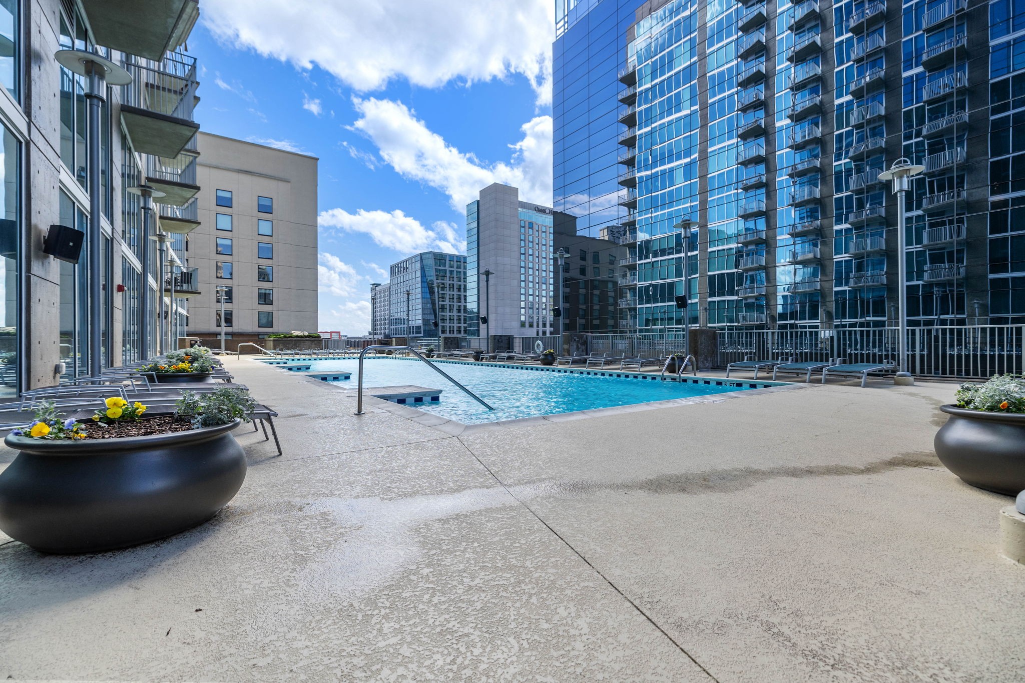 301 Demonbreun St Unit: 1713