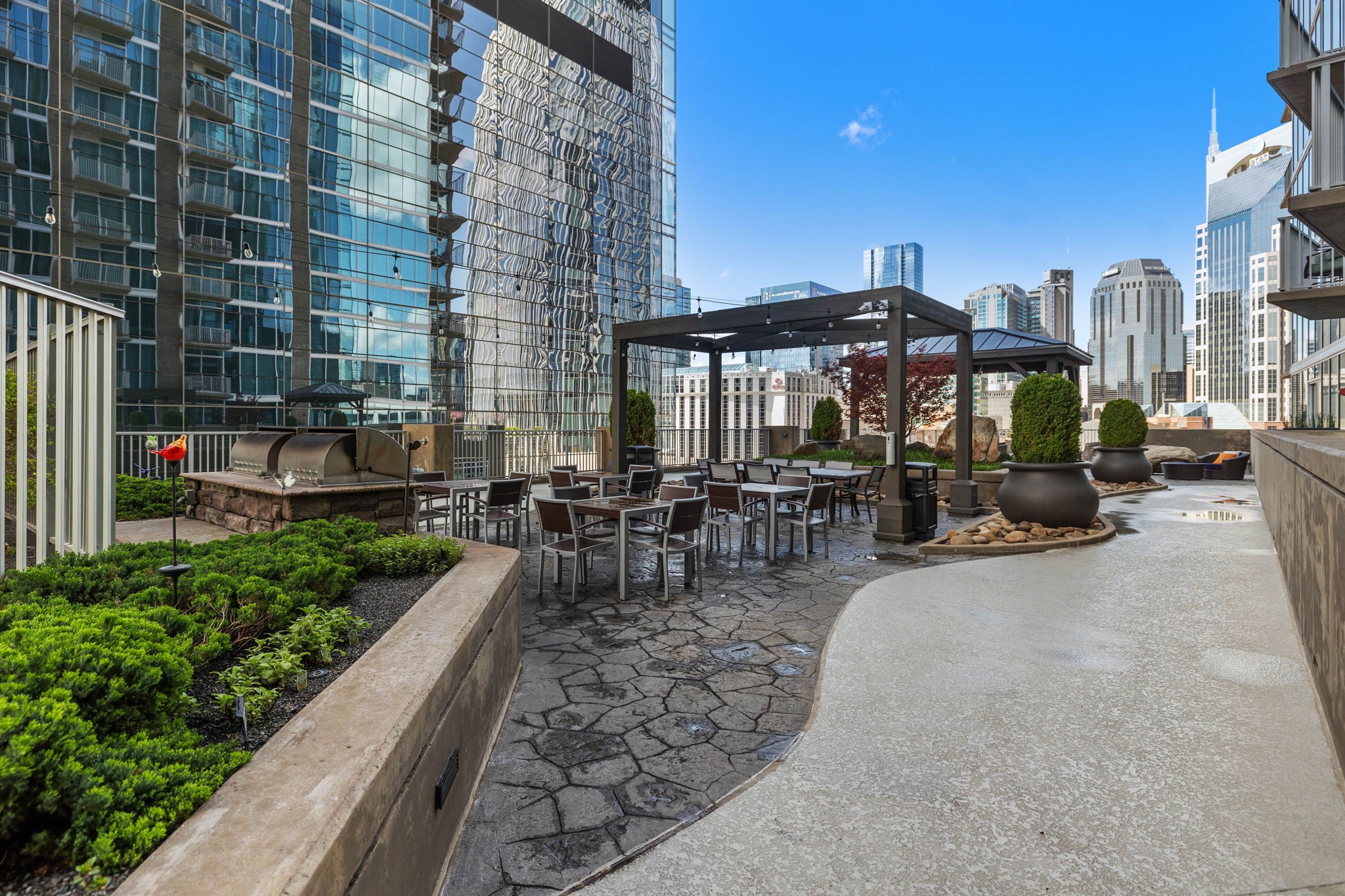 301 Demonbreun St Unit: 1713