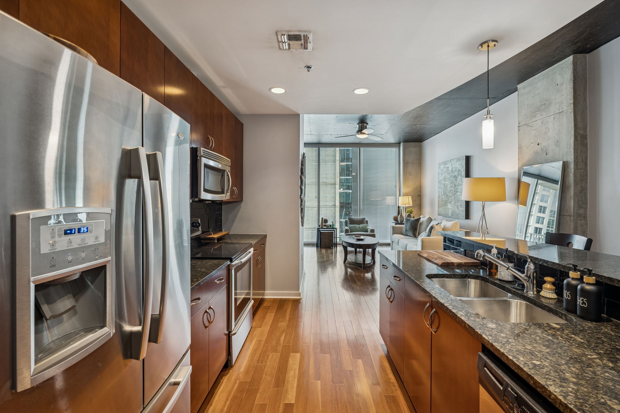 301 Demonbreun St Unit: 1713