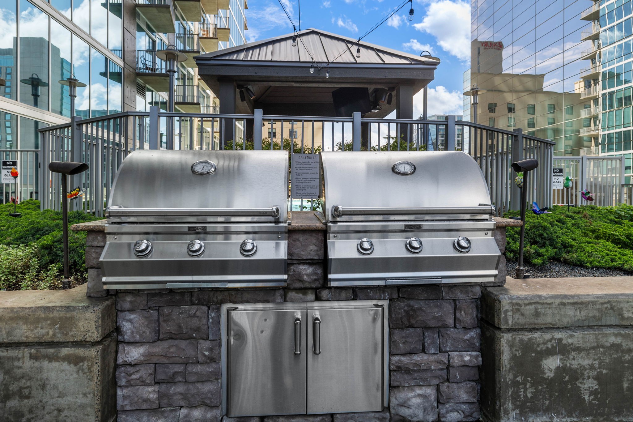 301 Demonbreun St Unit: 1713