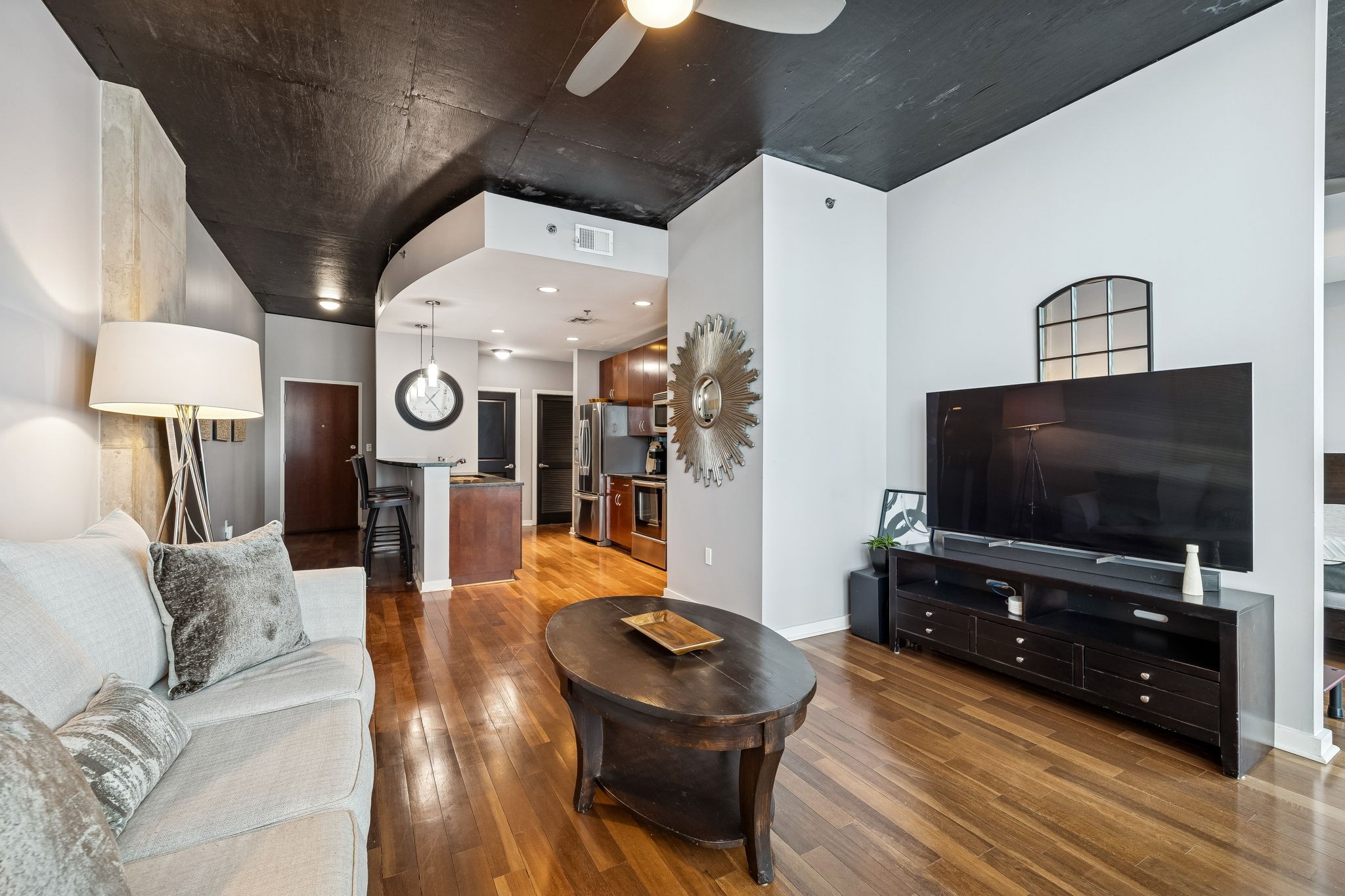 301 Demonbreun St Unit: 1713