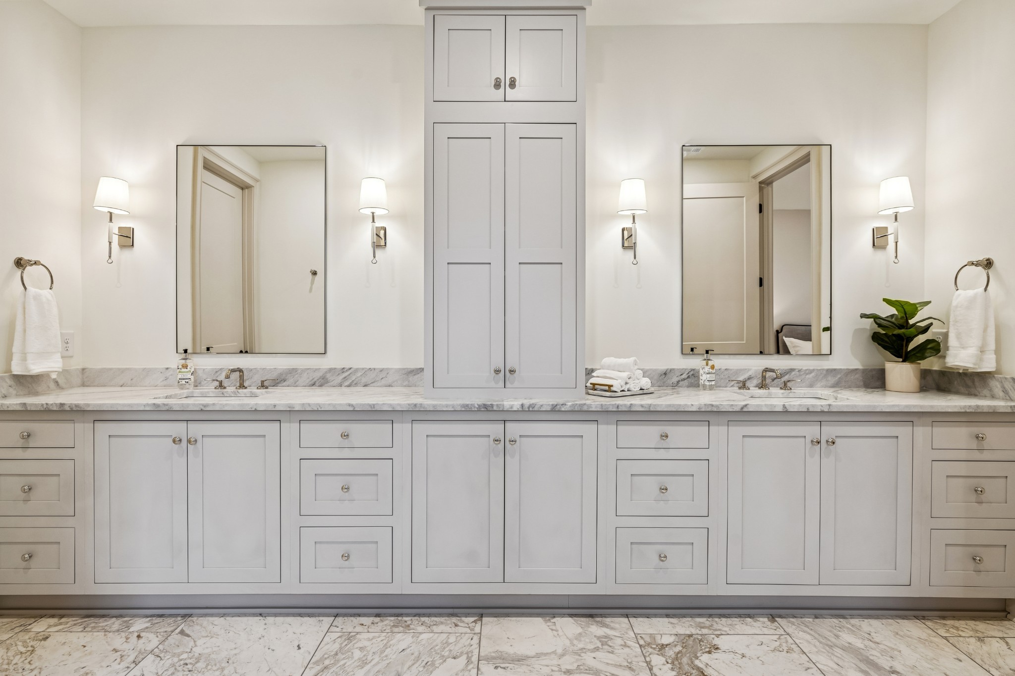 4426 Lealand Ln Unit: B