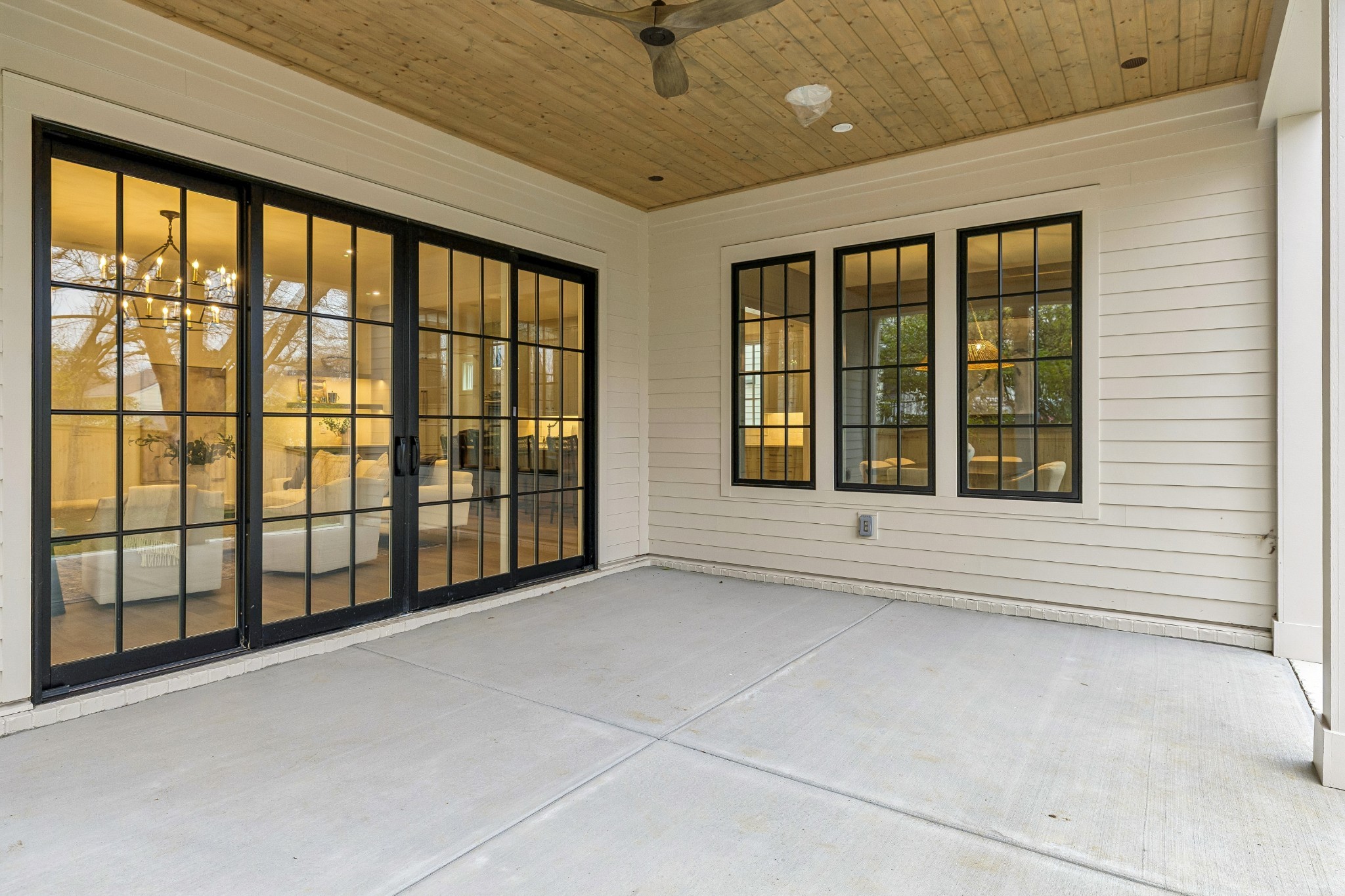 4426 Lealand Ln Unit: B