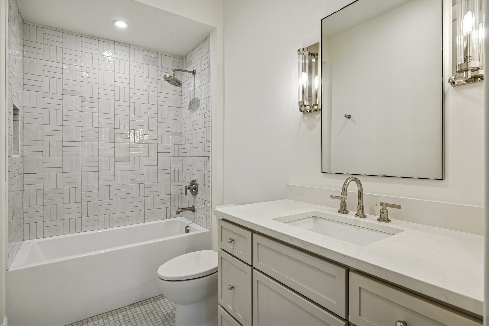 4426 Lealand Ln Unit: B