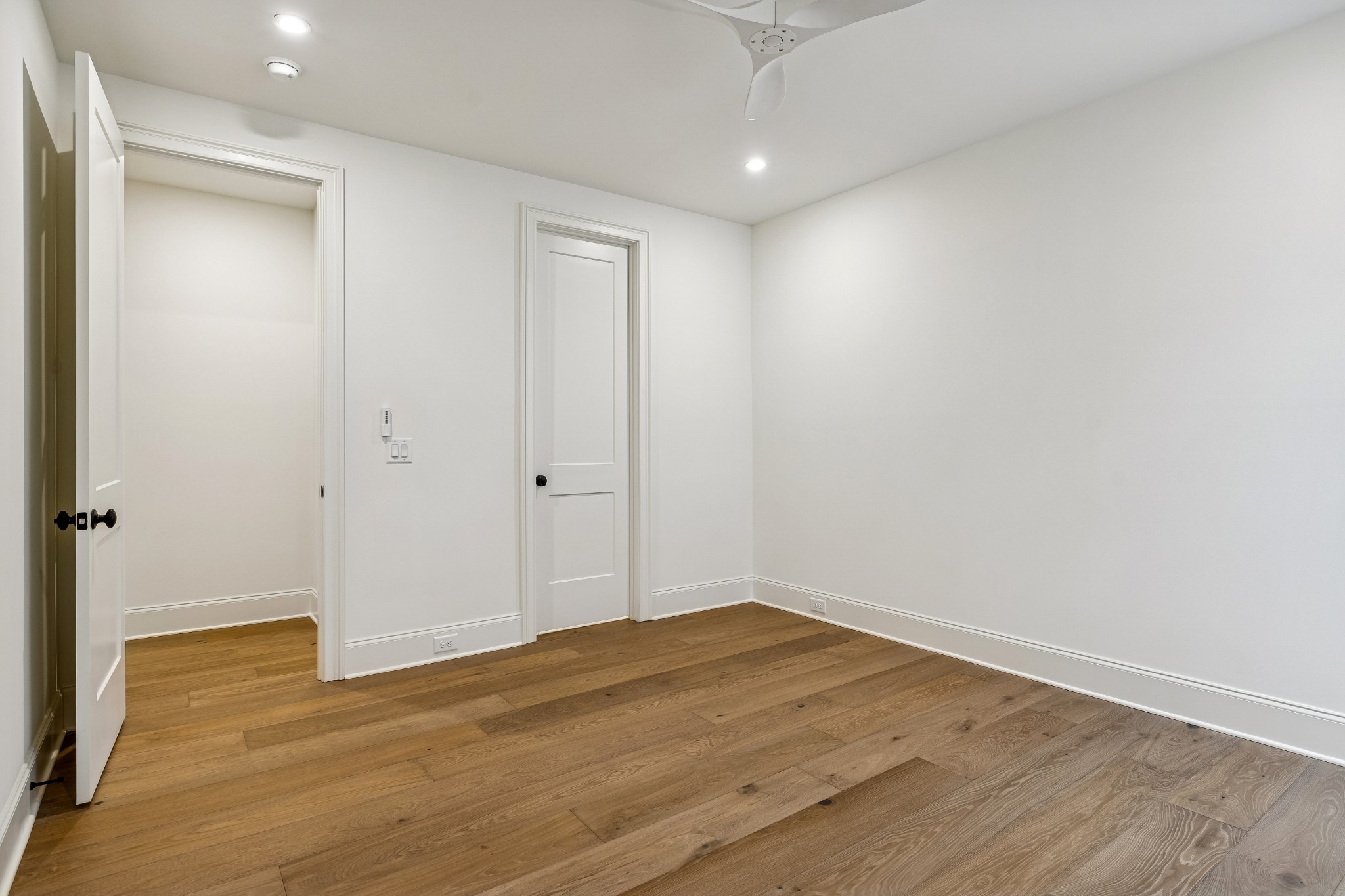 4426 Lealand Ln Unit: B