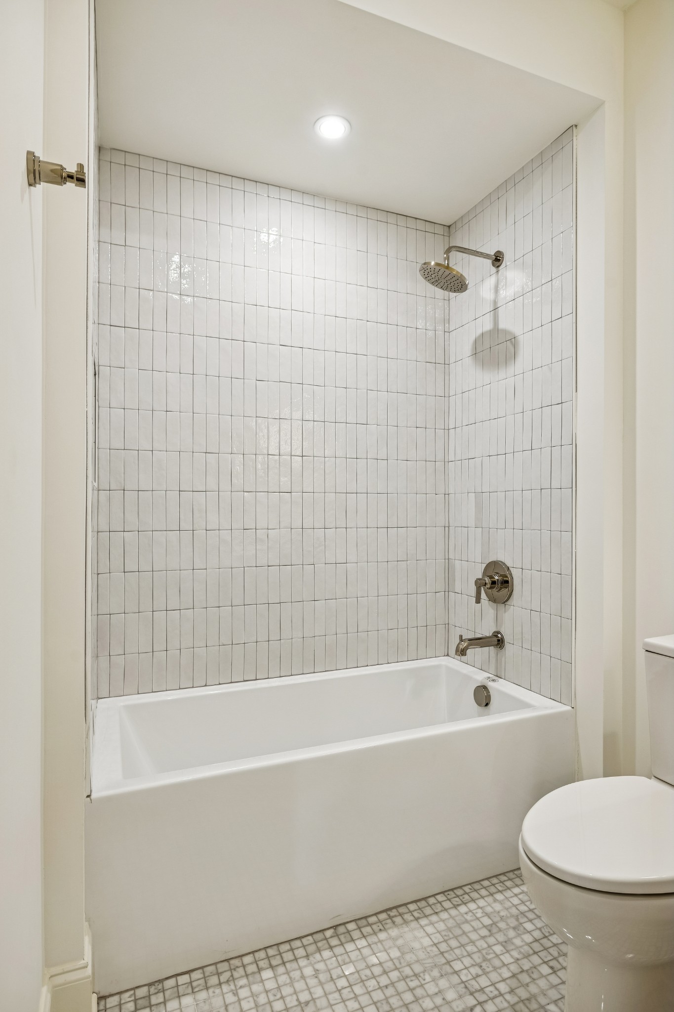4426 Lealand Ln Unit: B
