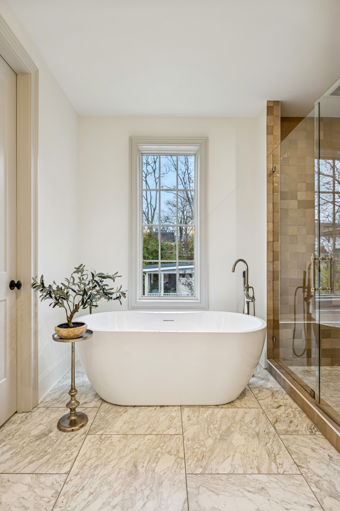 4426 Lealand Ln Unit: B