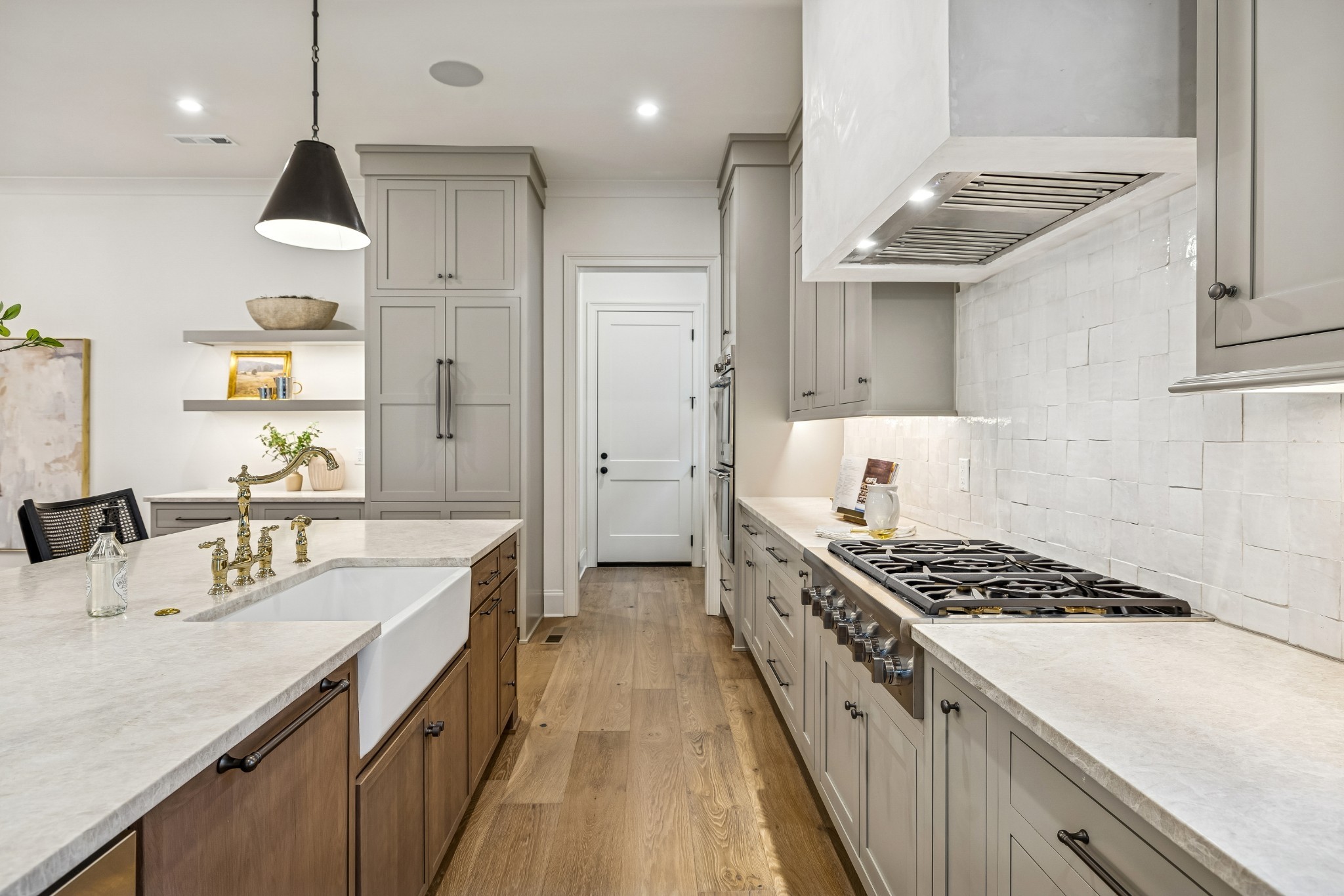 4426 Lealand Ln Unit: B