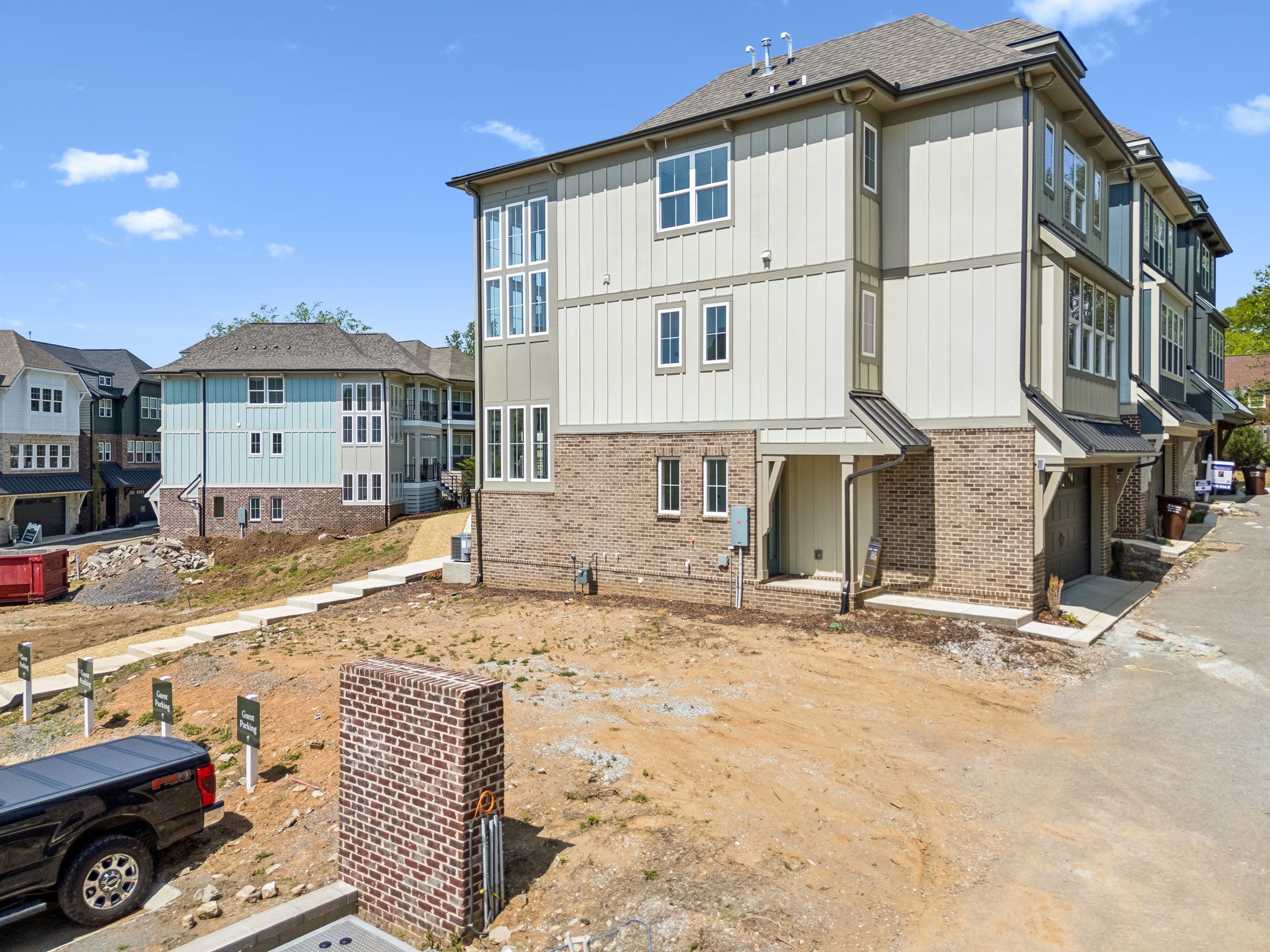 121 Honeywine St