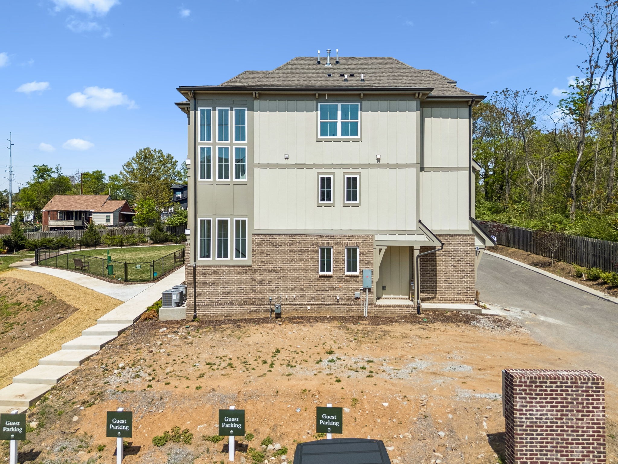 113 Honeywine St