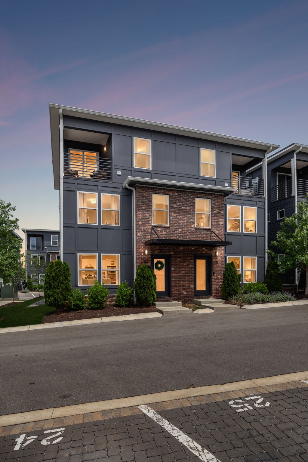 102 Duke St Unit: 42