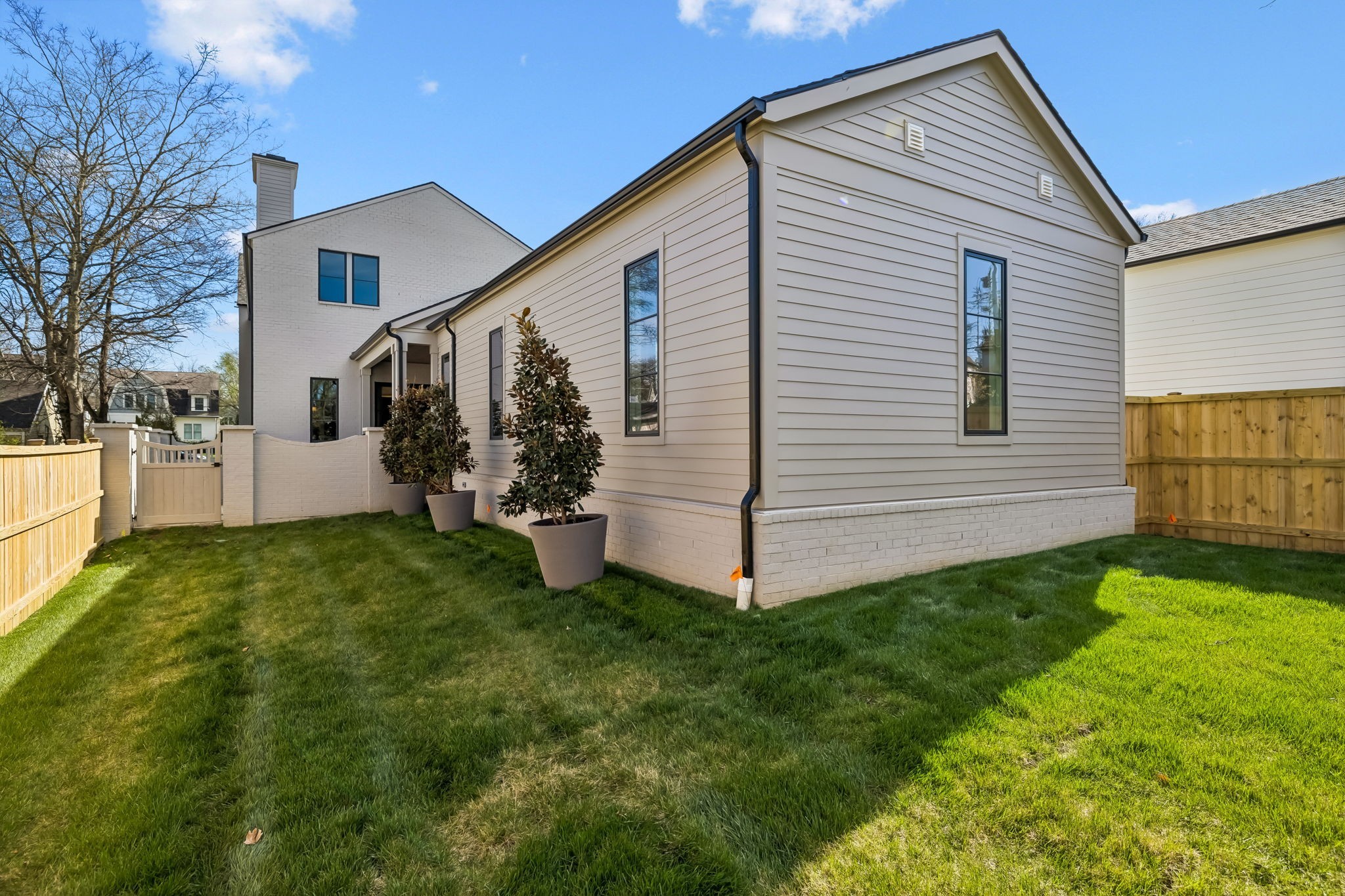 4153 Outer Dr