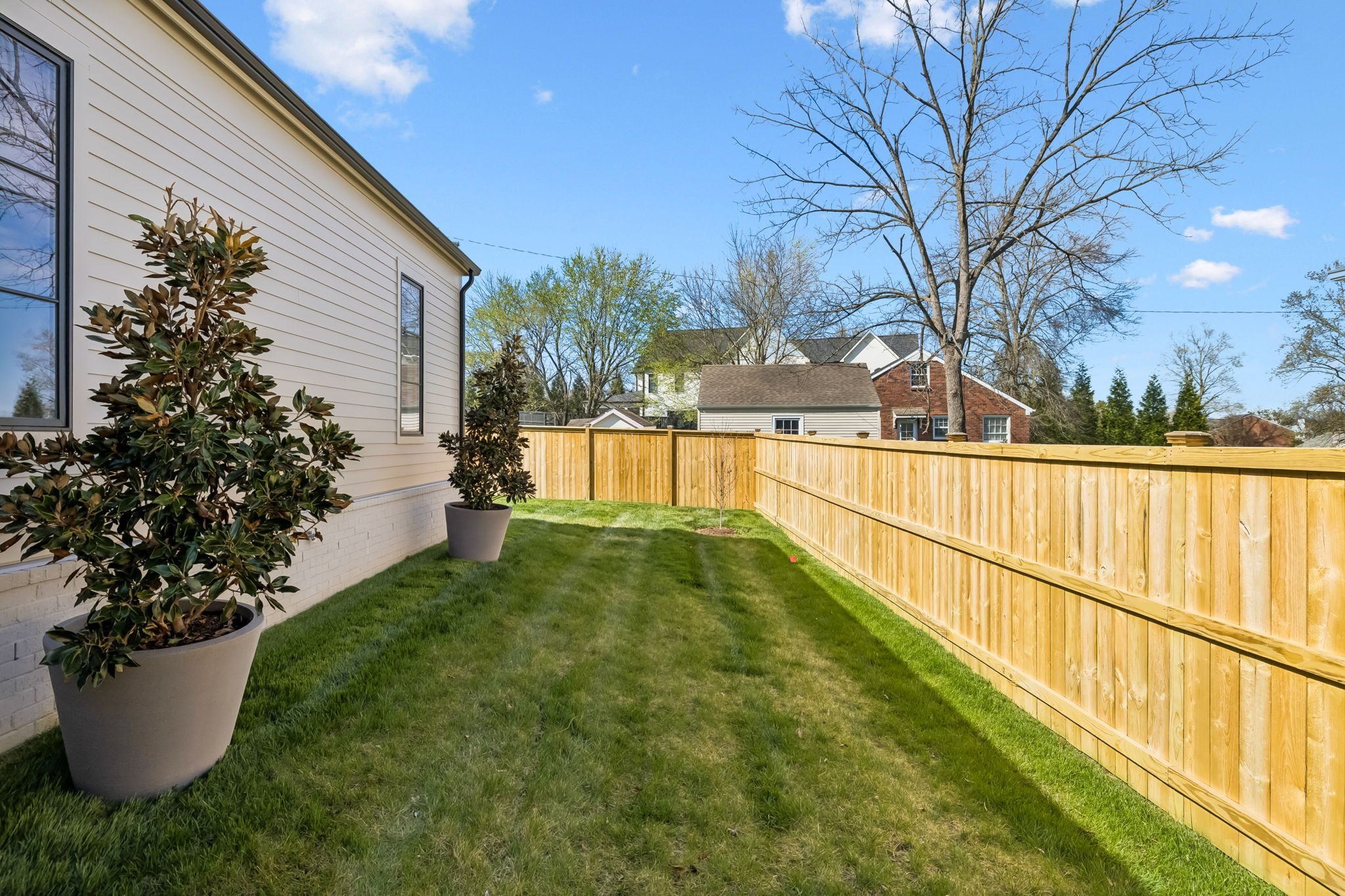 4153 Outer Dr